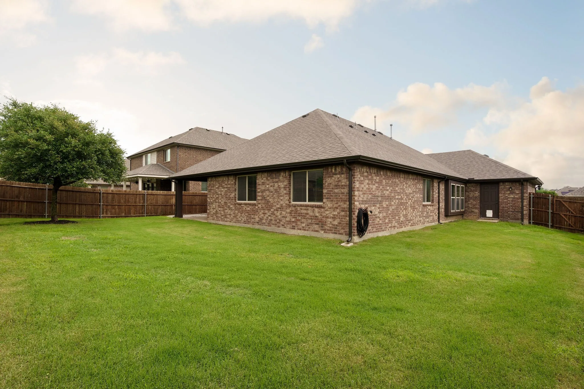 Single Family Residence For Sale in Collin County , 1610 Cherry Hill Drive, Anna, Texas 75409, 4 Bedroom, 2 Bathroom, 3 Garage spaces, 2,033 Sqft, built in 2017, mls#21302959, Real Estate Agent in Anna, Homes For Sale in Collin county, Homes For Sale in Anna, Realtor in Anna Texas, Real Estate Brokerage Independent Realty Texas, Luminita Cordes Realtor