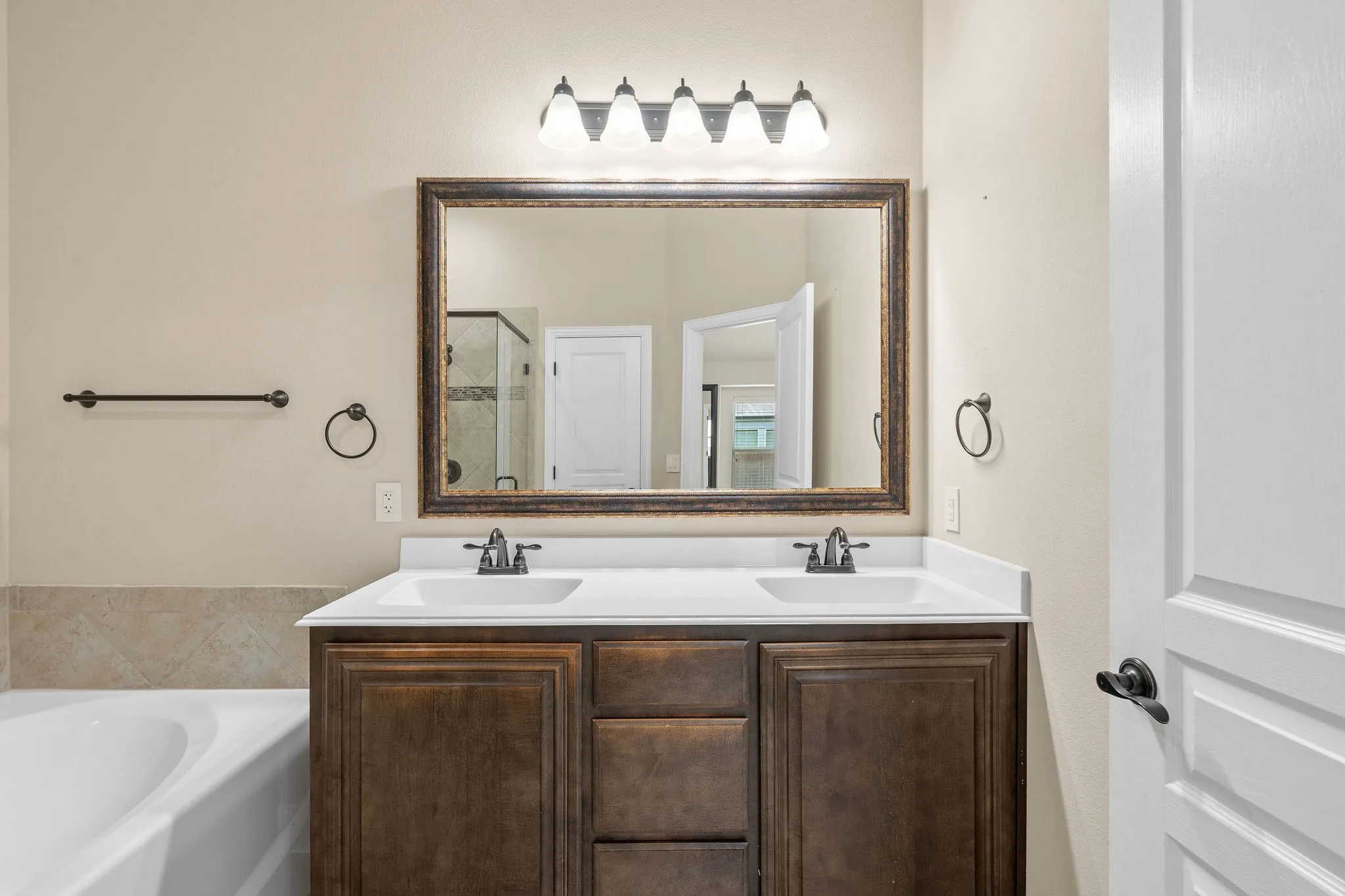 Single Family Residence For Sale in Collin County , 1610 Cherry Hill Drive, Anna, Texas 75409, 4 Bedroom, 2 Bathroom, 3 Garage spaces, 2,033 Sqft, built in 2017, mls#21302959, Real Estate Agent in Anna, Homes For Sale in Collin county, Homes For Sale in Anna, Realtor in Anna Texas, Real Estate Brokerage Independent Realty Texas, Luminita Cordes Realtor