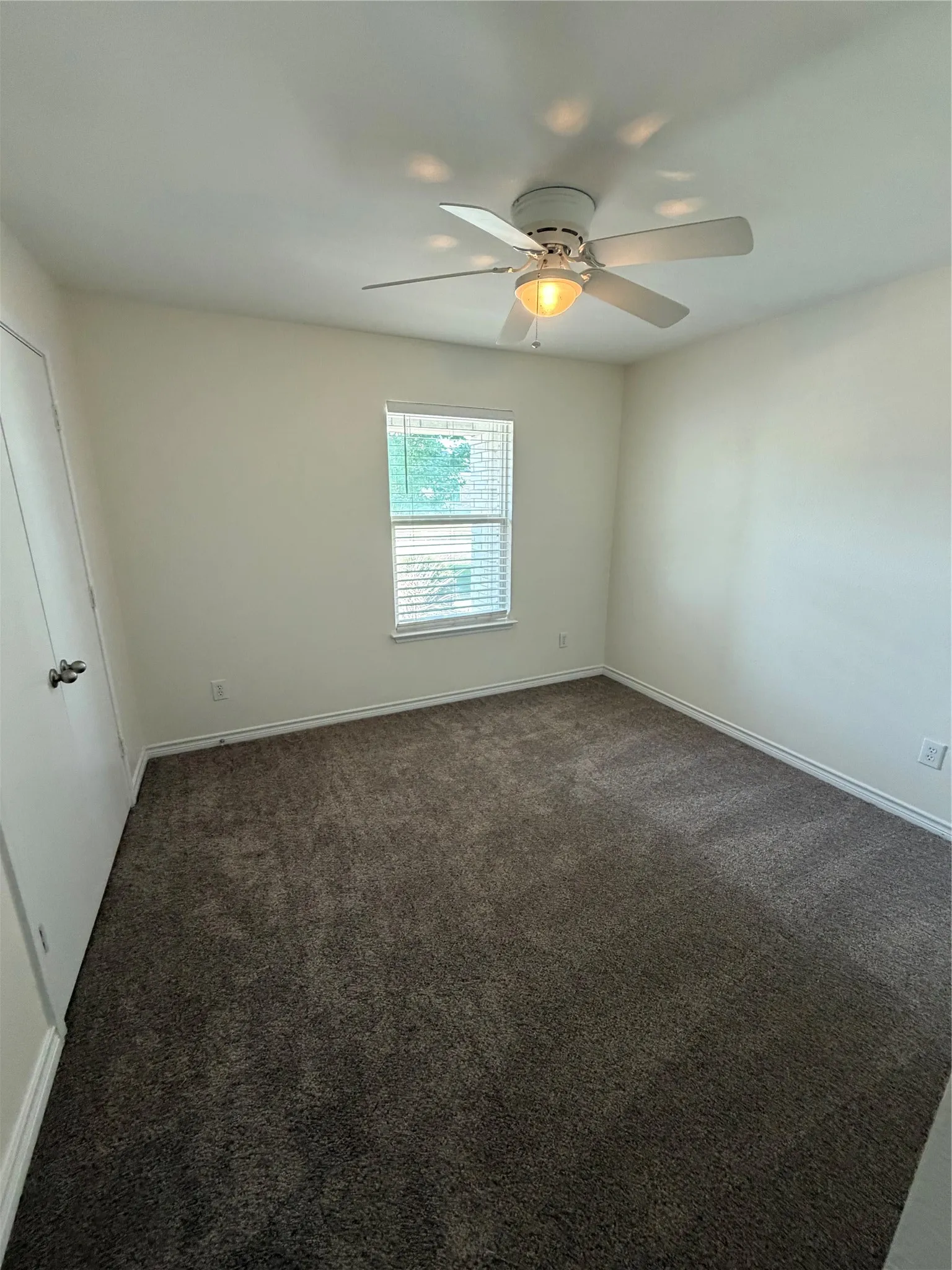 Single Family Residence For Rent in Kaufman County , 300 Stanford, Forney, Texas 75126, 3 Bedroom, 2 Bathroom, 2 Garage spaces, 1,714 Sqft, built in 2006, mls#21303832, Real Estate Agent in Forney, Homes For Rent in Kaufman county, Homes For Rent in Forney, Realtor in Forney Texas, Real Estate Brokerage Independent Realty Texas, Luminita Cordes Realtor