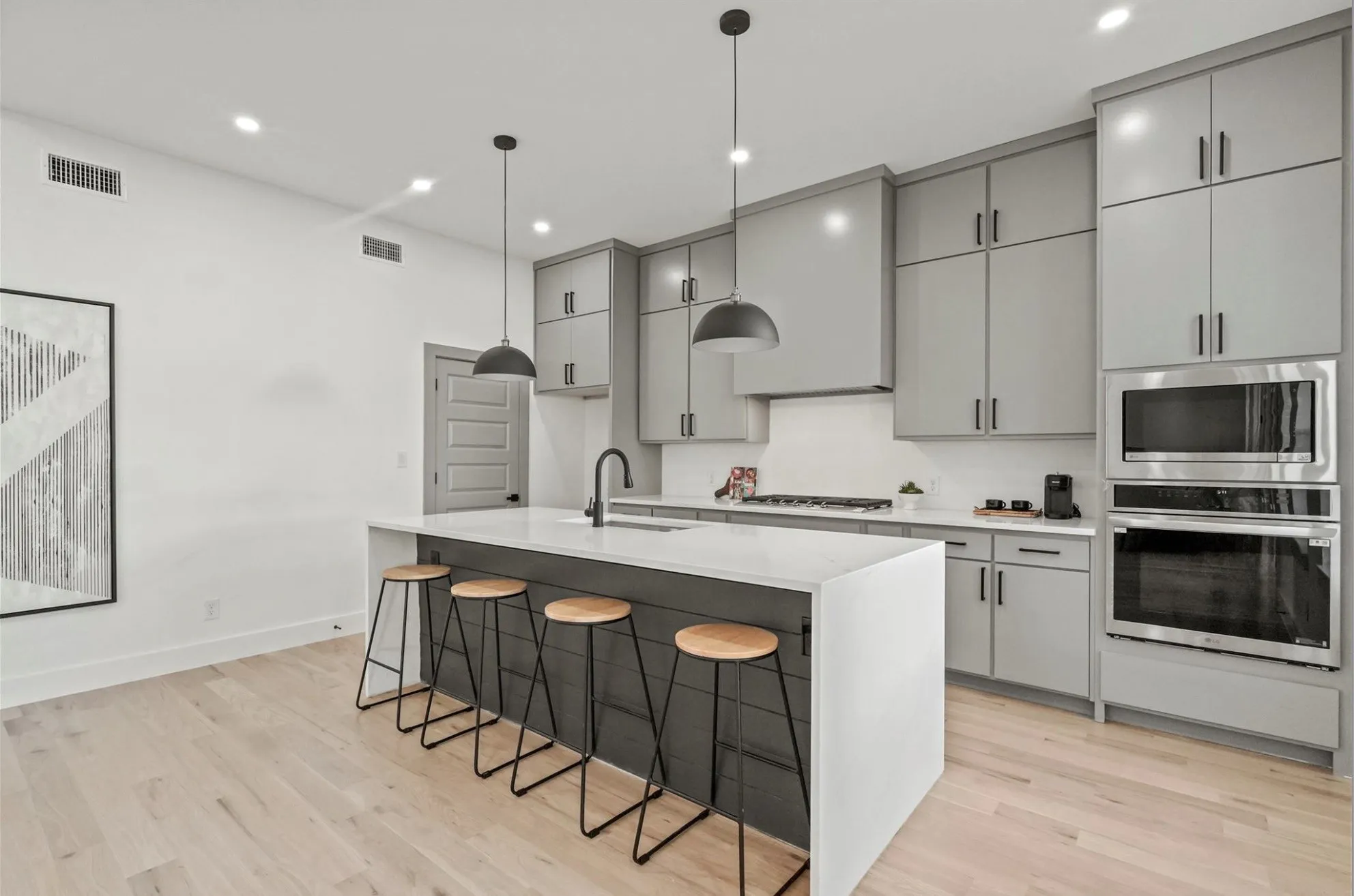 Single Family Residence For Rent in Dallas County , 3424 Ladd Street, Dallas, Texas 75212, 4 Bedroom, 4 Bathroom, 2 Garage spaces, 2,518 Sqft, built in 2024, mls#21298657, Real Estate Agent in Dallas, Homes For Rent in Dallas county, Homes For Rent in Dallas, Realtor in Dallas Texas, Real Estate Brokerage Independent Realty Texas, Luminita Cordes Realtor