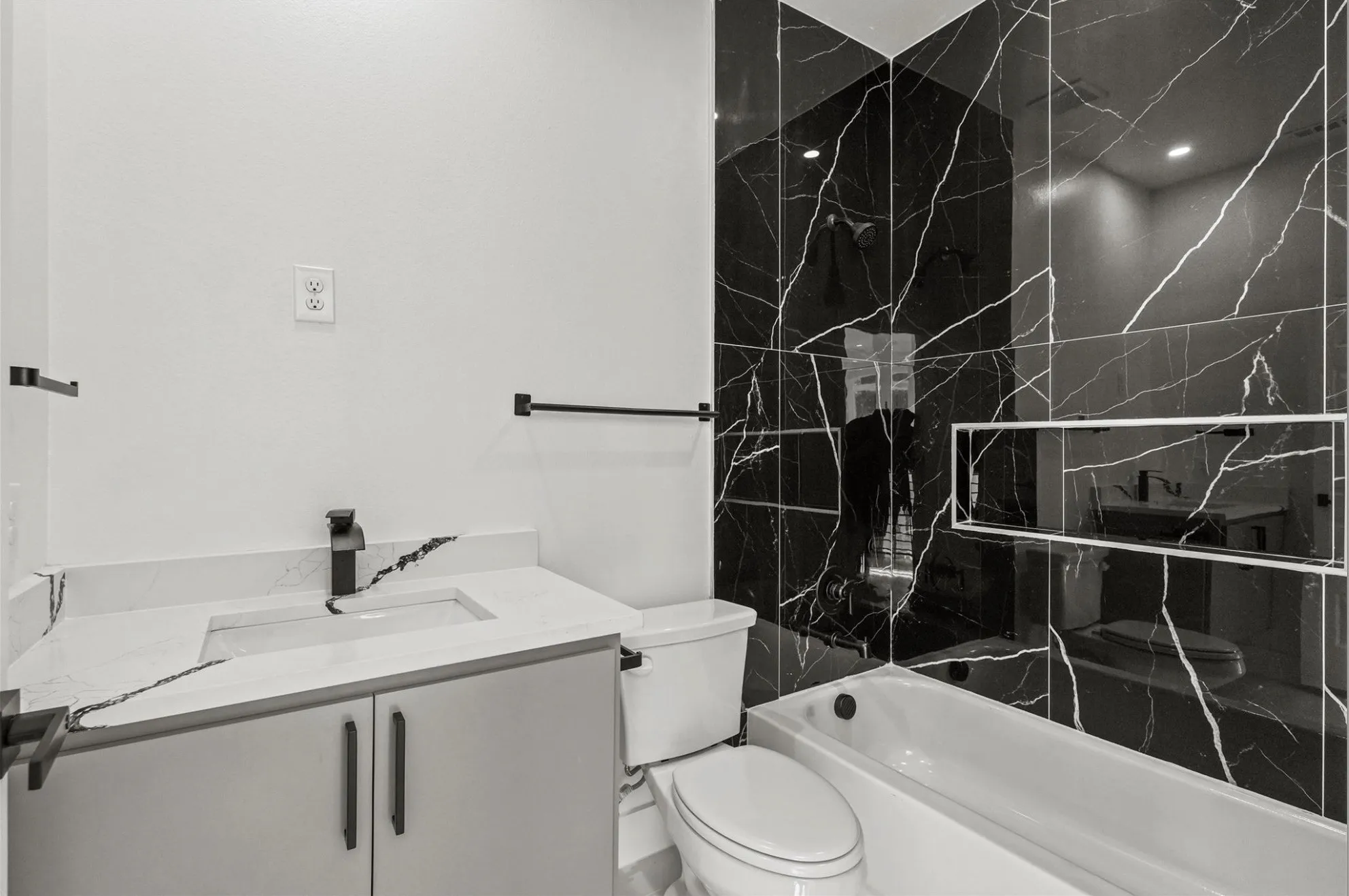Single Family Residence For Rent in Dallas County , 3424 Ladd Street, Dallas, Texas 75212, 4 Bedroom, 4 Bathroom, 2 Garage spaces, 2,518 Sqft, built in 2024, mls#21298657, Real Estate Agent in Dallas, Homes For Rent in Dallas county, Homes For Rent in Dallas, Realtor in Dallas Texas, Real Estate Brokerage Independent Realty Texas, Luminita Cordes Realtor