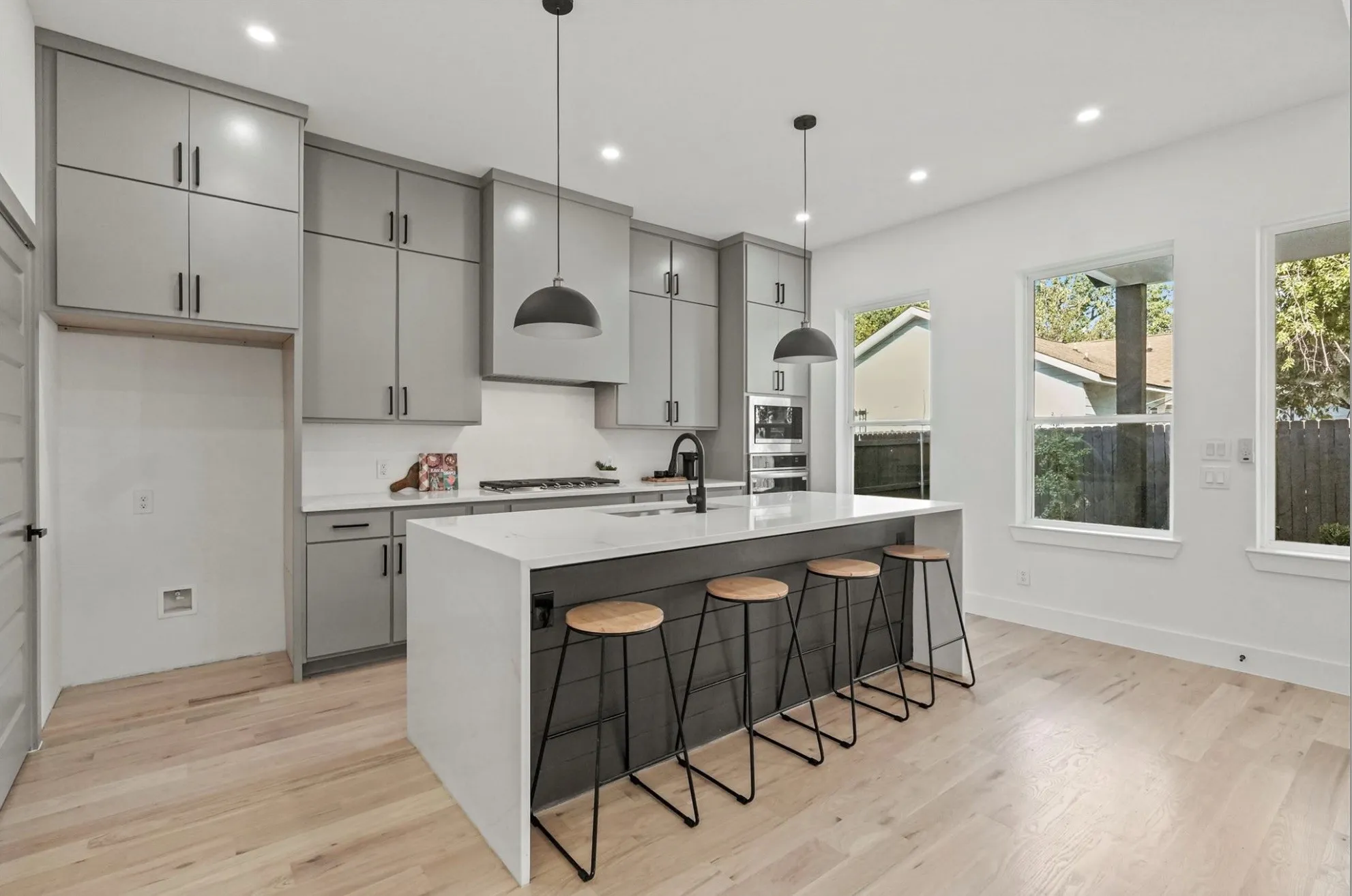 Single Family Residence For Rent in Dallas County , 3424 Ladd Street, Dallas, Texas 75212, 4 Bedroom, 4 Bathroom, 2 Garage spaces, 2,518 Sqft, built in 2024, mls#21298657, Real Estate Agent in Dallas, Homes For Rent in Dallas county, Homes For Rent in Dallas, Realtor in Dallas Texas, Real Estate Brokerage Independent Realty Texas, Luminita Cordes Realtor