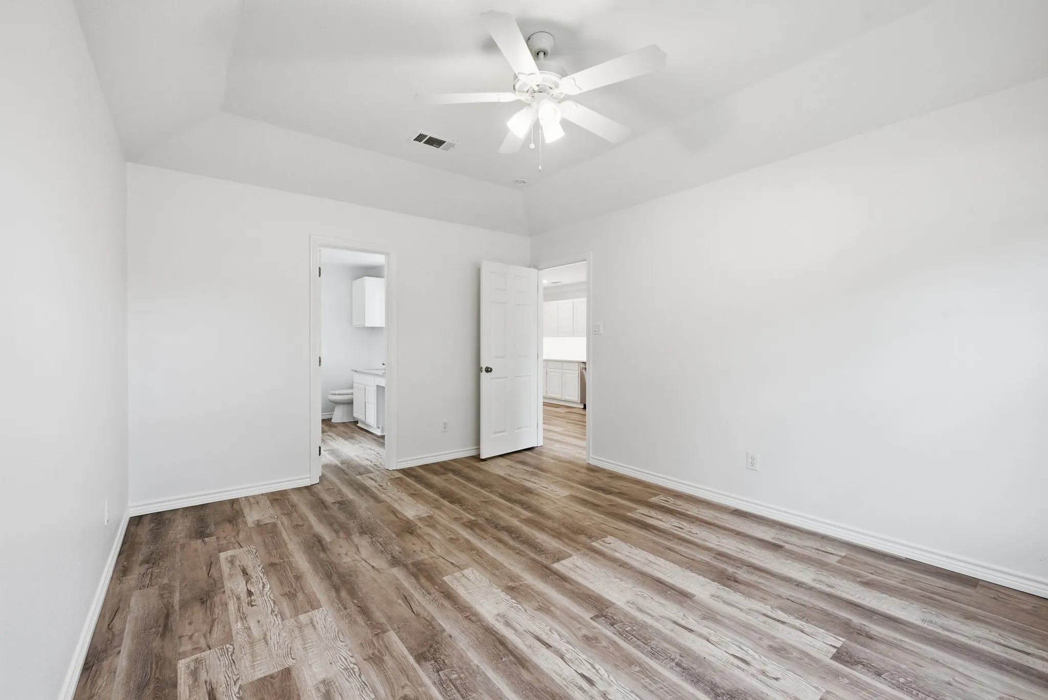 Single Family Residence For Sale in Brazos County , 318 Landsburg Lane, College Station, Texas 77845, 3 Bedroom, 3 Bathroom, 2 Garage spaces, 1,876 Sqft, built in 1997, mls#21303689, Real Estate Agent in College Station, Homes For Sale in Brazos county, Homes For Sale in College Station, Realtor in College Station Texas, Real Estate Brokerage Independent Realty Texas, Luminita Cordes Realtor