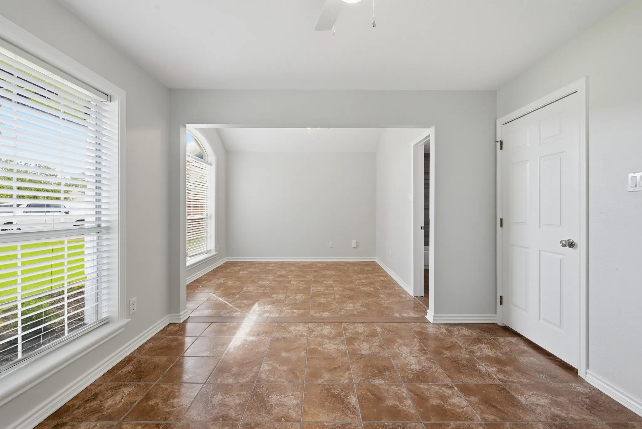 Single Family Residence For Sale in Brazos County , 318 Landsburg Lane, College Station, Texas 77845, 3 Bedroom, 3 Bathroom, 2 Garage spaces, 1,876 Sqft, built in 1997, mls#21303689, Real Estate Agent in College Station, Homes For Sale in Brazos county, Homes For Sale in College Station, Realtor in College Station Texas, Real Estate Brokerage Independent Realty Texas, Luminita Cordes Realtor