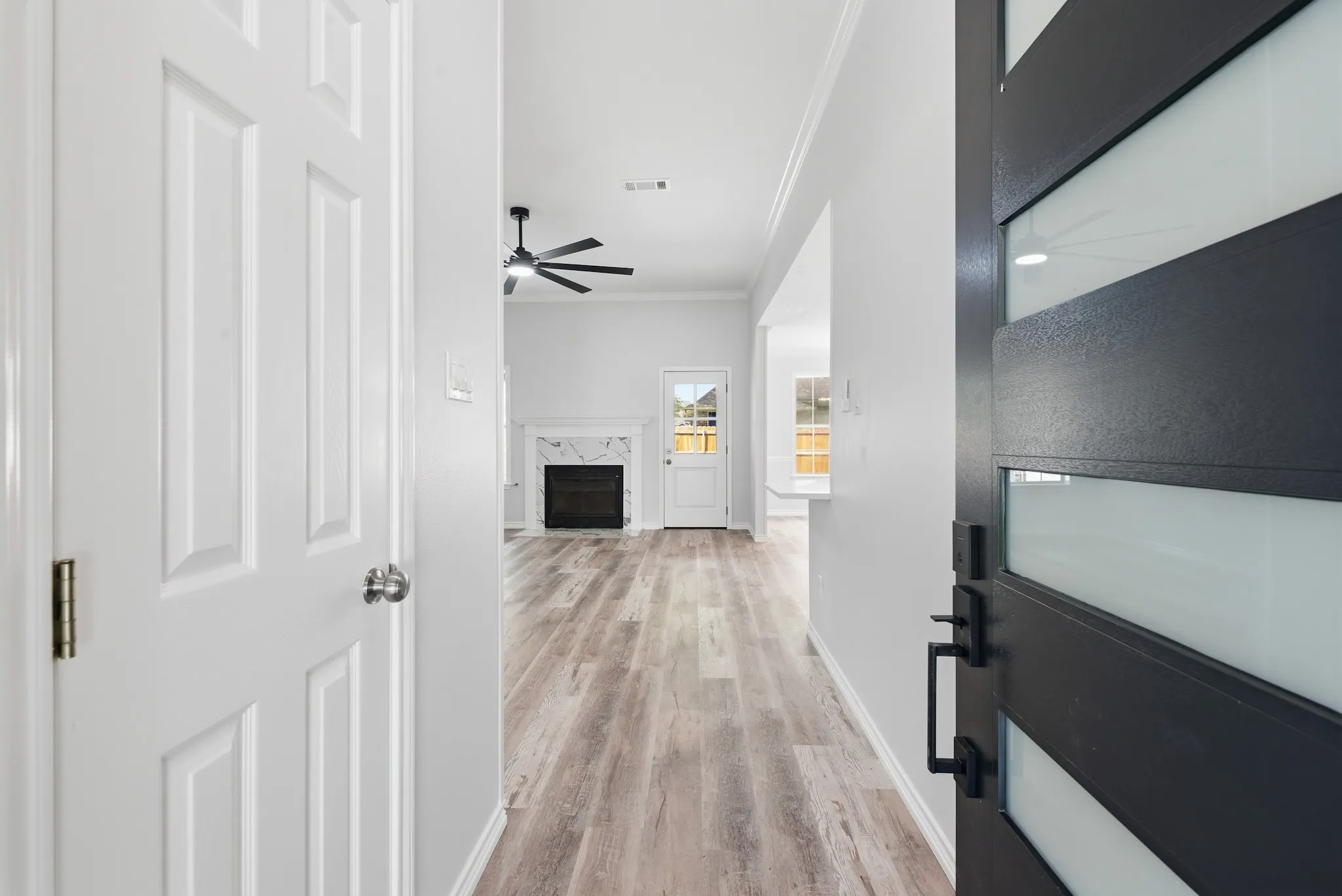 Single Family Residence For Sale in Brazos County , 318 Landsburg Lane, College Station, Texas 77845, 3 Bedroom, 3 Bathroom, 2 Garage spaces, 1,876 Sqft, built in 1997, mls#21303689, Real Estate Agent in College Station, Homes For Sale in Brazos county, Homes For Sale in College Station, Realtor in College Station Texas, Real Estate Brokerage Independent Realty Texas, Luminita Cordes Realtor
