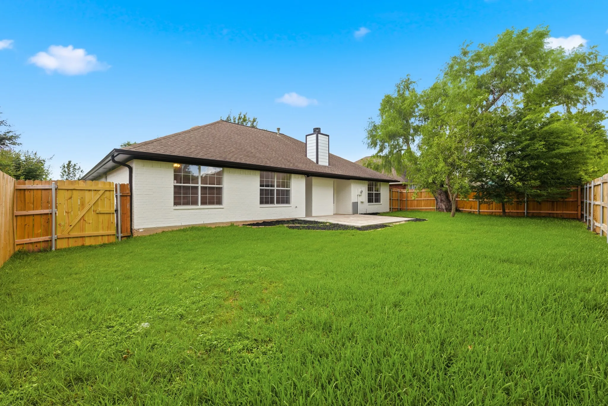 Single Family Residence For Sale in Brazos County , 318 Landsburg Lane, College Station, Texas 77845, 3 Bedroom, 3 Bathroom, 2 Garage spaces, 1,876 Sqft, built in 1997, mls#21303689, Real Estate Agent in College Station, Homes For Sale in Brazos county, Homes For Sale in College Station, Realtor in College Station Texas, Real Estate Brokerage Independent Realty Texas, Luminita Cordes Realtor