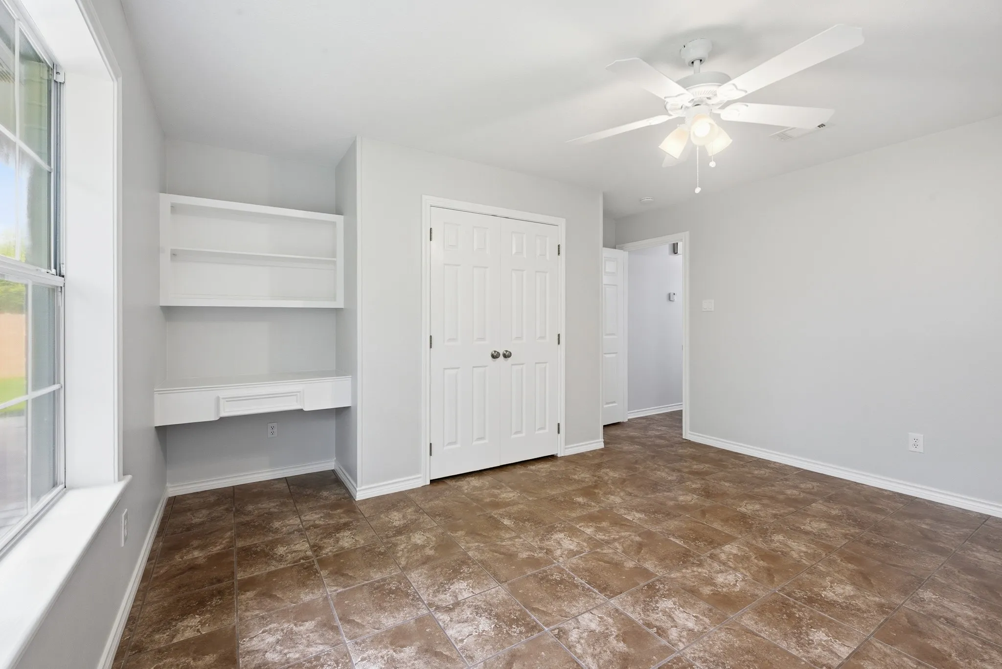 Single Family Residence For Sale in Brazos County , 318 Landsburg Lane, College Station, Texas 77845, 3 Bedroom, 3 Bathroom, 2 Garage spaces, 1,876 Sqft, built in 1997, mls#21303689, Real Estate Agent in College Station, Homes For Sale in Brazos county, Homes For Sale in College Station, Realtor in College Station Texas, Real Estate Brokerage Independent Realty Texas, Luminita Cordes Realtor