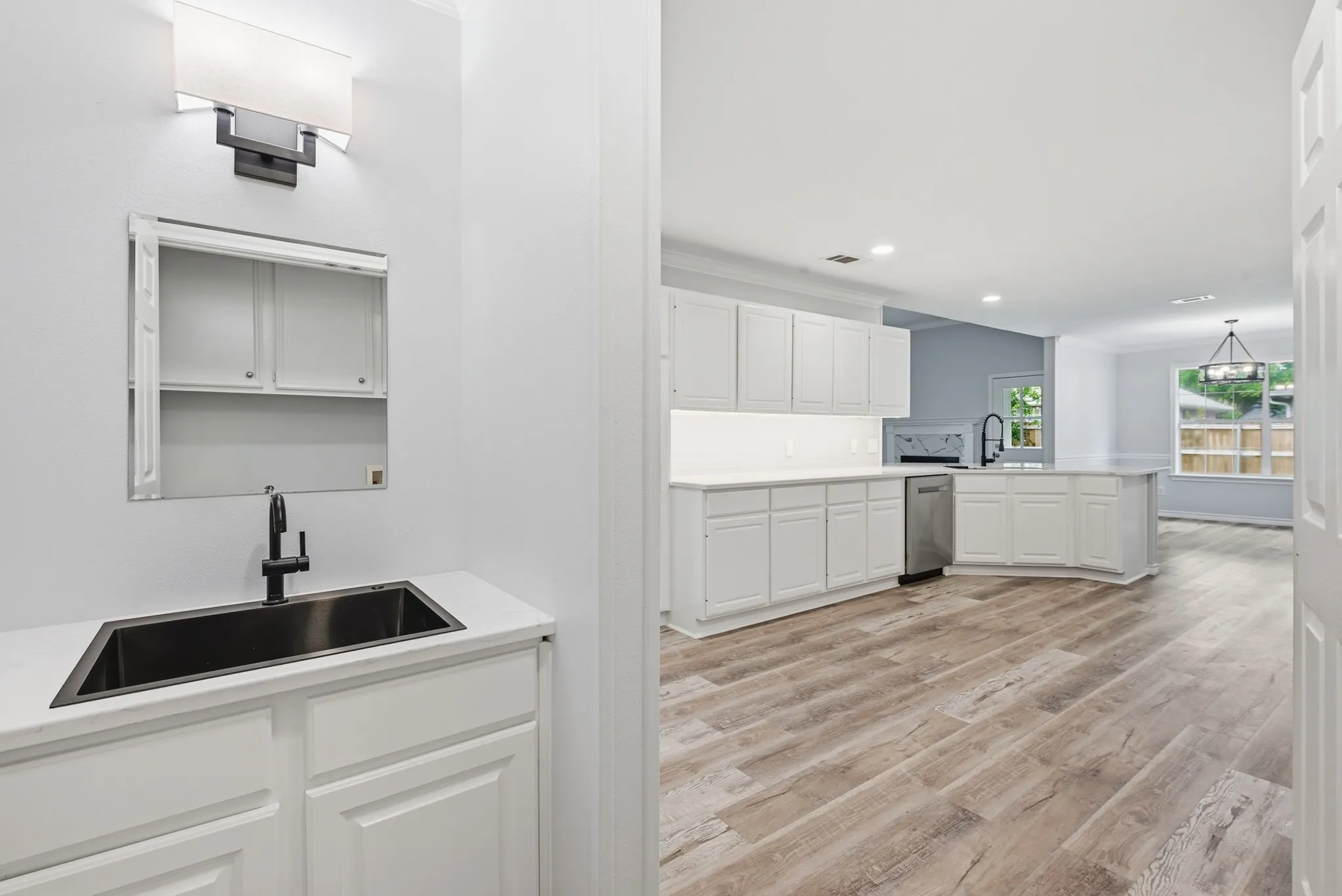 Single Family Residence For Sale in Brazos County , 318 Landsburg Lane, College Station, Texas 77845, 3 Bedroom, 3 Bathroom, 2 Garage spaces, 1,876 Sqft, built in 1997, mls#21303689, Real Estate Agent in College Station, Homes For Sale in Brazos county, Homes For Sale in College Station, Realtor in College Station Texas, Real Estate Brokerage Independent Realty Texas, Luminita Cordes Realtor
