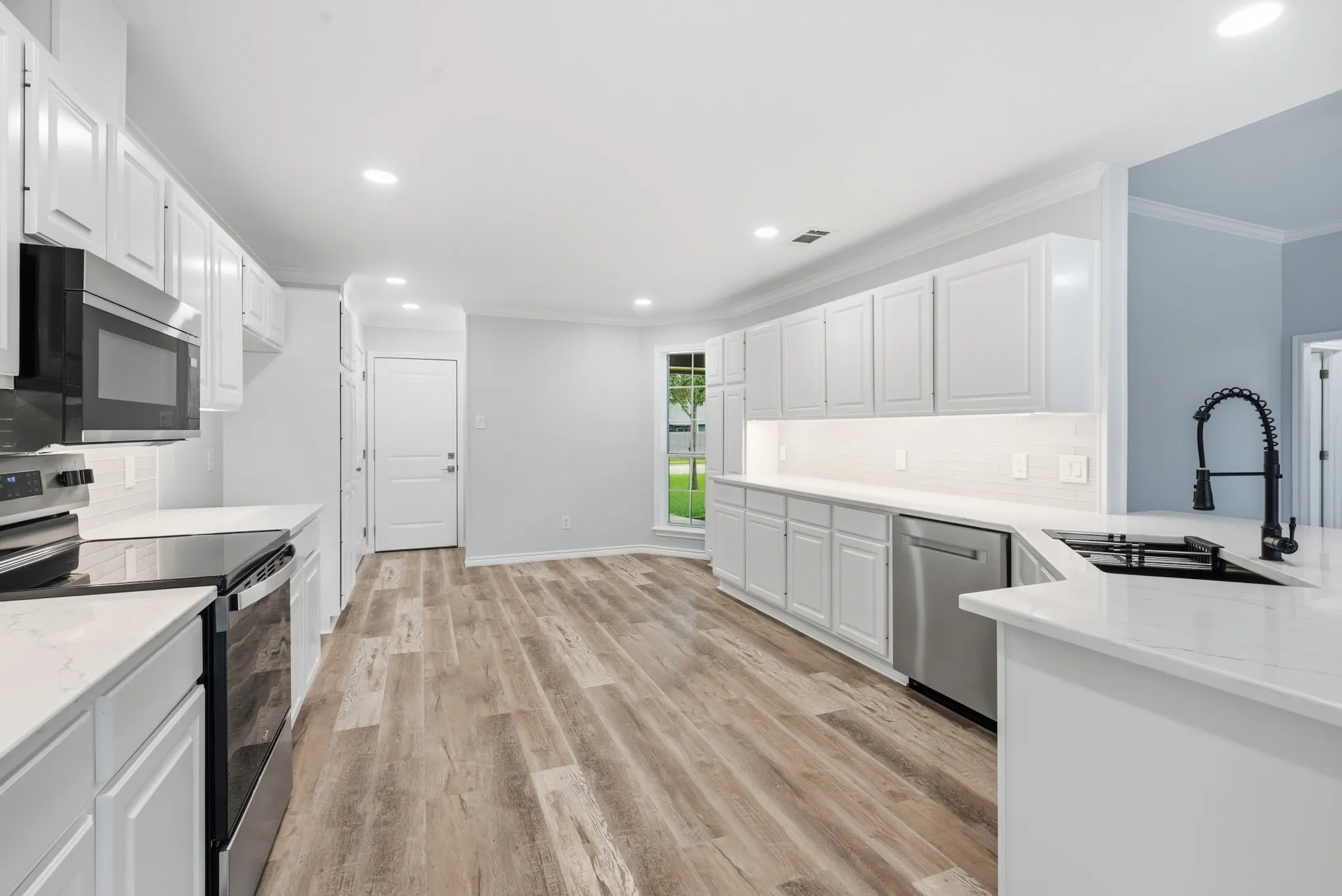 Single Family Residence For Sale in Brazos County , 318 Landsburg Lane, College Station, Texas 77845, 3 Bedroom, 3 Bathroom, 2 Garage spaces, 1,876 Sqft, built in 1997, mls#21303689, Real Estate Agent in College Station, Homes For Sale in Brazos county, Homes For Sale in College Station, Realtor in College Station Texas, Real Estate Brokerage Independent Realty Texas, Luminita Cordes Realtor