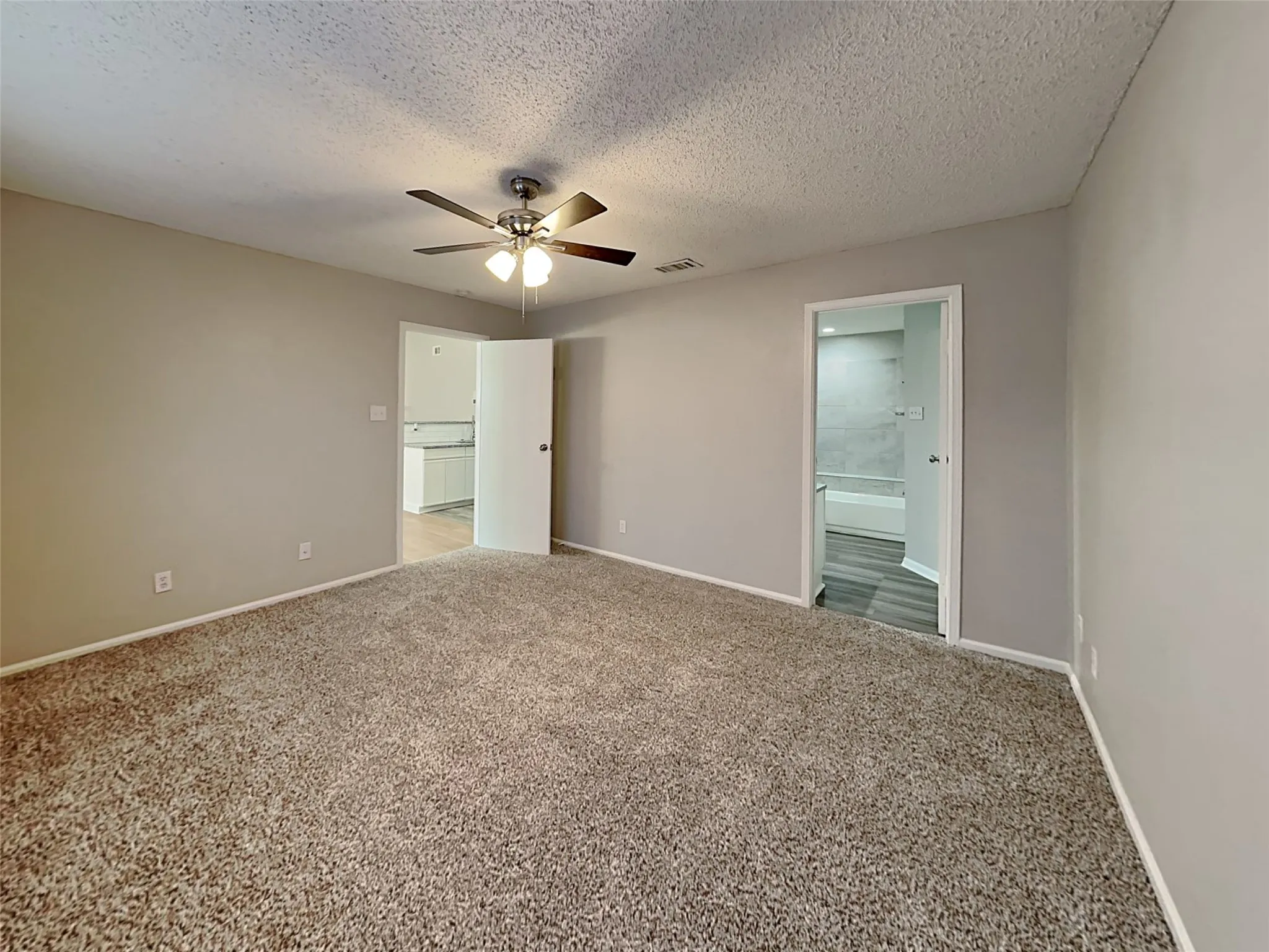 Single Family Residence For Rent in Denton County , 328 Teakwood Lane, Lewisville, Texas 75067, 3 Bedroom, 2 Bathroom, Garage spaces, 1,396 Sqft, built in 1983, mls#21303826, Real Estate Agent in Lewisville, Homes For Rent in Denton county, Homes For Rent in Lewisville, Realtor in Lewisville Texas, Real Estate Brokerage Independent Realty Texas, Luminita Cordes Realtor
