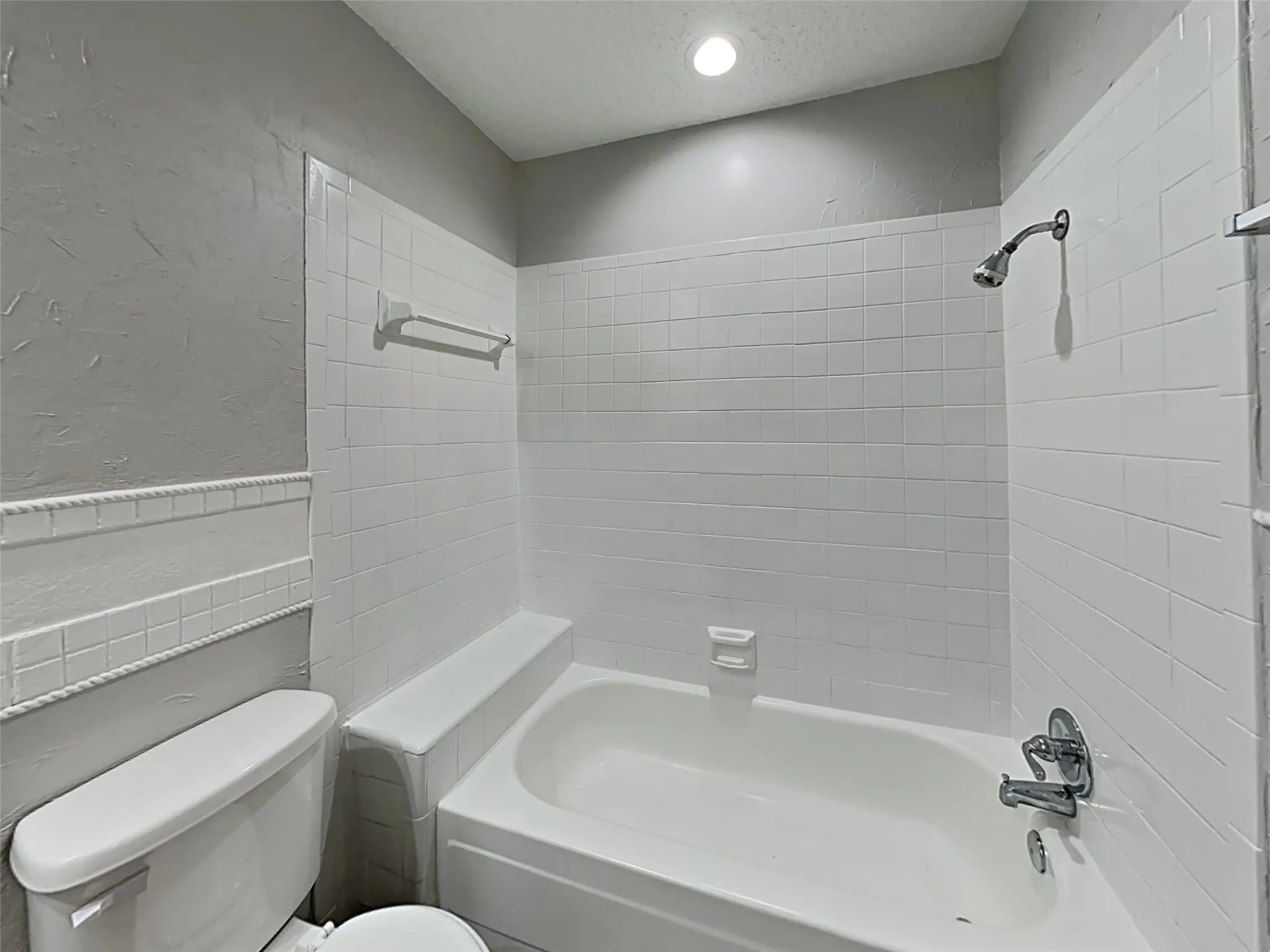 Single Family Residence For Rent in Denton County , 328 Teakwood Lane, Lewisville, Texas 75067, 3 Bedroom, 2 Bathroom, Garage spaces, 1,396 Sqft, built in 1983, mls#21303826, Real Estate Agent in Lewisville, Homes For Rent in Denton county, Homes For Rent in Lewisville, Realtor in Lewisville Texas, Real Estate Brokerage Independent Realty Texas, Luminita Cordes Realtor