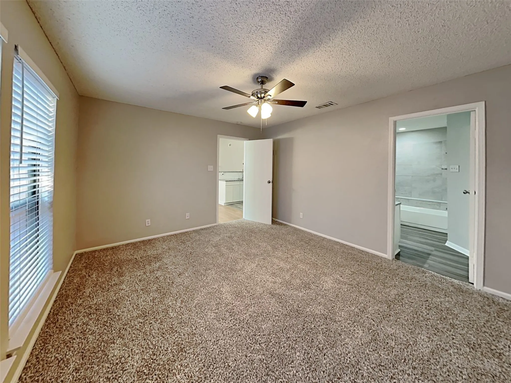 Single Family Residence For Rent in Denton County , 328 Teakwood Lane, Lewisville, Texas 75067, 3 Bedroom, 2 Bathroom, Garage spaces, 1,396 Sqft, built in 1983, mls#21303826, Real Estate Agent in Lewisville, Homes For Rent in Denton county, Homes For Rent in Lewisville, Realtor in Lewisville Texas, Real Estate Brokerage Independent Realty Texas, Luminita Cordes Realtor