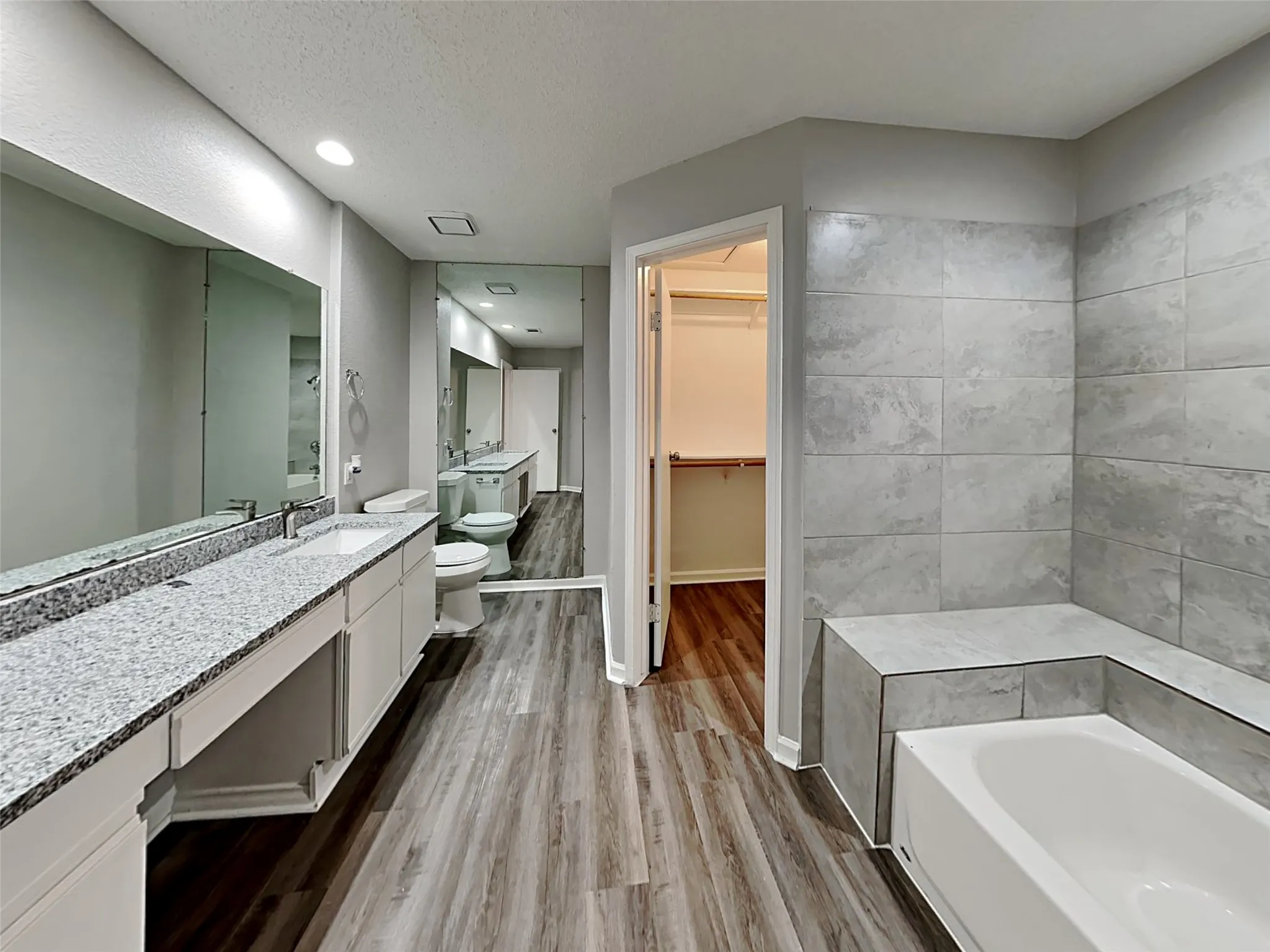 Single Family Residence For Rent in Denton County , 328 Teakwood Lane, Lewisville, Texas 75067, 3 Bedroom, 2 Bathroom, Garage spaces, 1,396 Sqft, built in 1983, mls#21303826, Real Estate Agent in Lewisville, Homes For Rent in Denton county, Homes For Rent in Lewisville, Realtor in Lewisville Texas, Real Estate Brokerage Independent Realty Texas, Luminita Cordes Realtor