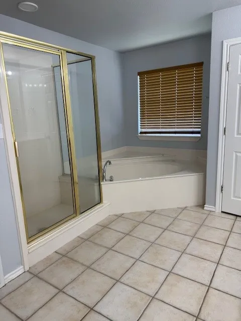Single Family Residence For Rent in Hood County , 9703 Argyle Court, Granbury, Texas 76049, 3 Bedroom, 2 Bathroom, 2 Garage spaces, 2,277 Sqft, built in 1997, mls#21302529, Real Estate Agent in Granbury, Homes For Rent in Hood county, Homes For Rent in Granbury, Realtor in Granbury Texas, Real Estate Brokerage Independent Realty Texas, Luminita Cordes Realtor