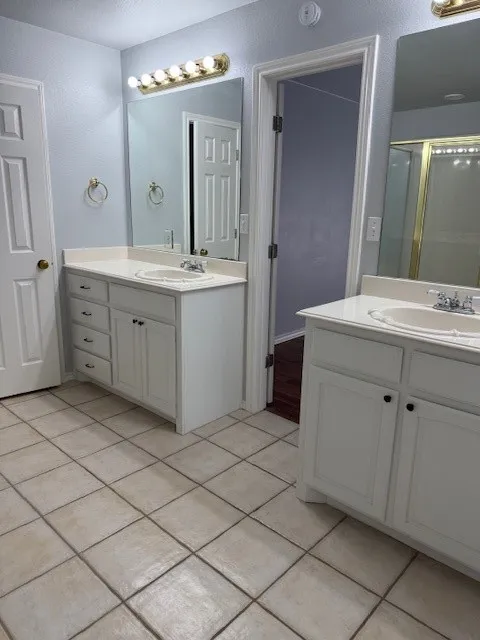 Single Family Residence For Rent in Hood County , 9703 Argyle Court, Granbury, Texas 76049, 3 Bedroom, 2 Bathroom, 2 Garage spaces, 2,277 Sqft, built in 1997, mls#21302529, Real Estate Agent in Granbury, Homes For Rent in Hood county, Homes For Rent in Granbury, Realtor in Granbury Texas, Real Estate Brokerage Independent Realty Texas, Luminita Cordes Realtor