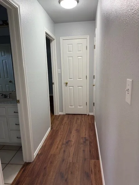 Single Family Residence For Rent in Hood County , 9703 Argyle Court, Granbury, Texas 76049, 3 Bedroom, 2 Bathroom, 2 Garage spaces, 2,277 Sqft, built in 1997, mls#21302529, Real Estate Agent in Granbury, Homes For Rent in Hood county, Homes For Rent in Granbury, Realtor in Granbury Texas, Real Estate Brokerage Independent Realty Texas, Luminita Cordes Realtor