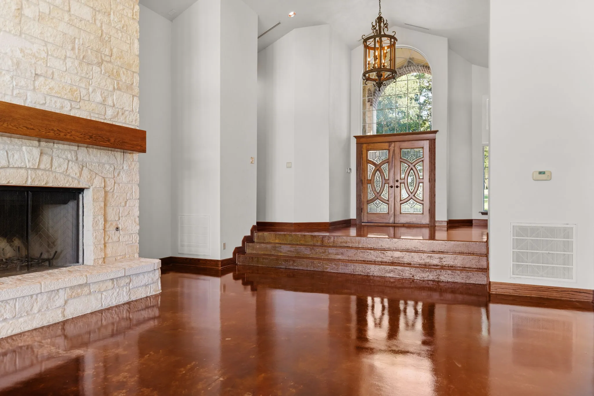 Single Family Residence For Sale in Mc Lennan County , 314 Cresthill Circle, Valley Mills, Texas 76689, 4 Bedroom, 3 Bathroom, 2 Garage spaces, 4,361 Sqft, built in 2006, mls#21303482, Real Estate Agent in Valley Mills, Homes For Sale in Mc Lennan county, Homes For Sale in Valley Mills, Realtor in Valley Mills Texas, Real Estate Brokerage Independent Realty Texas, Luminita Cordes Realtor