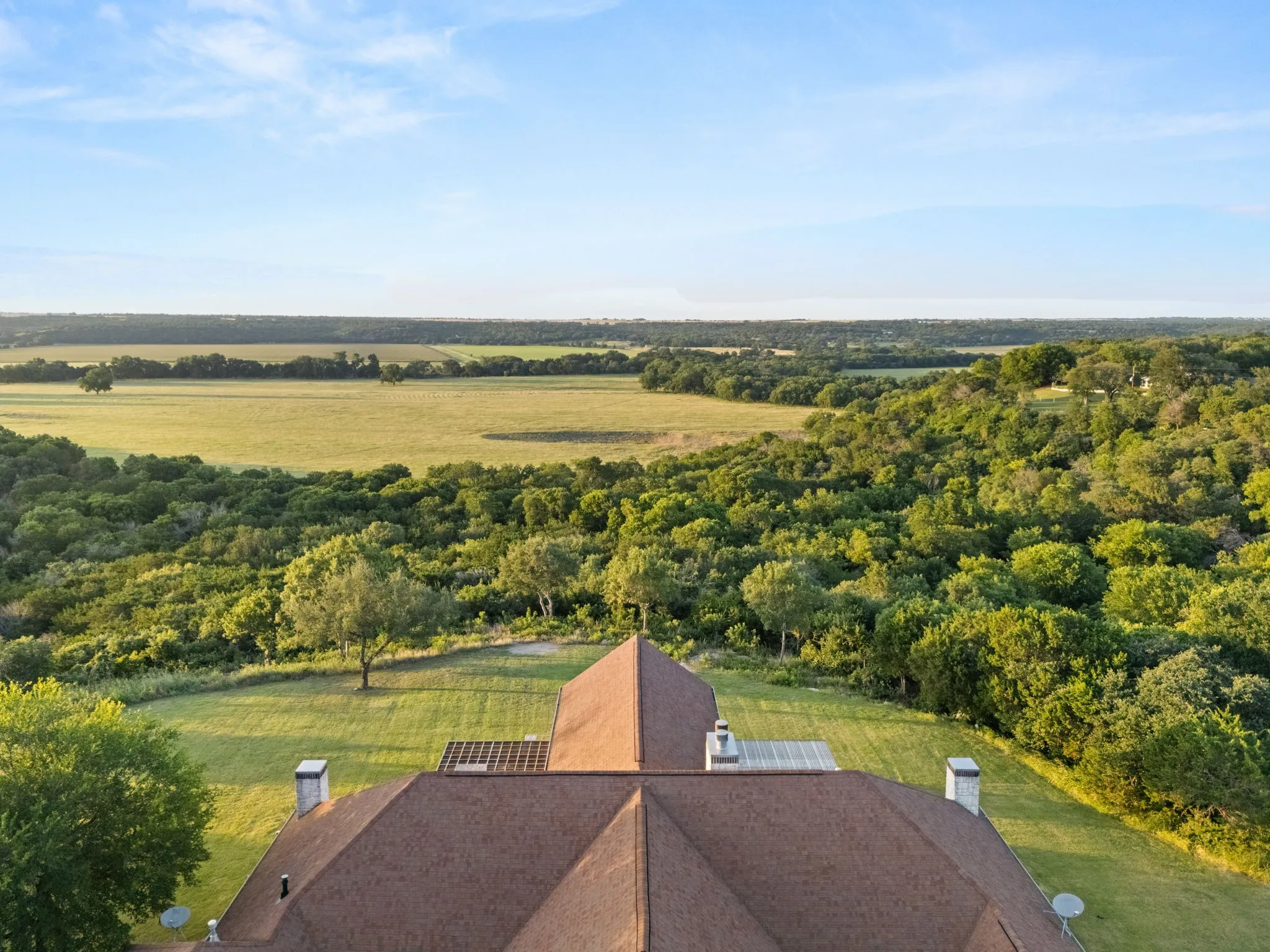 Single Family Residence For Sale in Mc Lennan County , 314 Cresthill Circle, Valley Mills, Texas 76689, 4 Bedroom, 3 Bathroom, 2 Garage spaces, 4,361 Sqft, built in 2006, mls#21303482, Real Estate Agent in Valley Mills, Homes For Sale in Mc Lennan county, Homes For Sale in Valley Mills, Realtor in Valley Mills Texas, Real Estate Brokerage Independent Realty Texas, Luminita Cordes Realtor