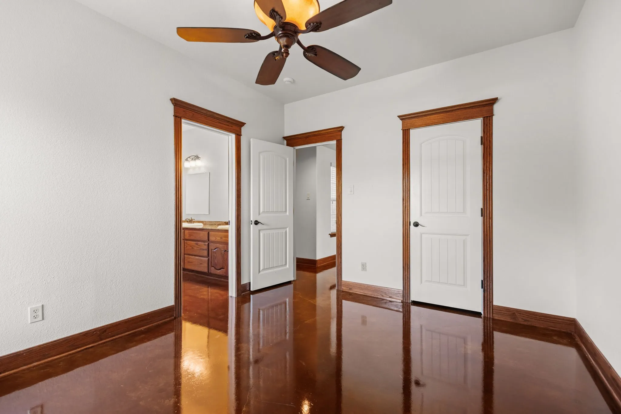Single Family Residence For Sale in Mc Lennan County , 314 Cresthill Circle, Valley Mills, Texas 76689, 4 Bedroom, 3 Bathroom, 2 Garage spaces, 4,361 Sqft, built in 2006, mls#21303482, Real Estate Agent in Valley Mills, Homes For Sale in Mc Lennan county, Homes For Sale in Valley Mills, Realtor in Valley Mills Texas, Real Estate Brokerage Independent Realty Texas, Luminita Cordes Realtor