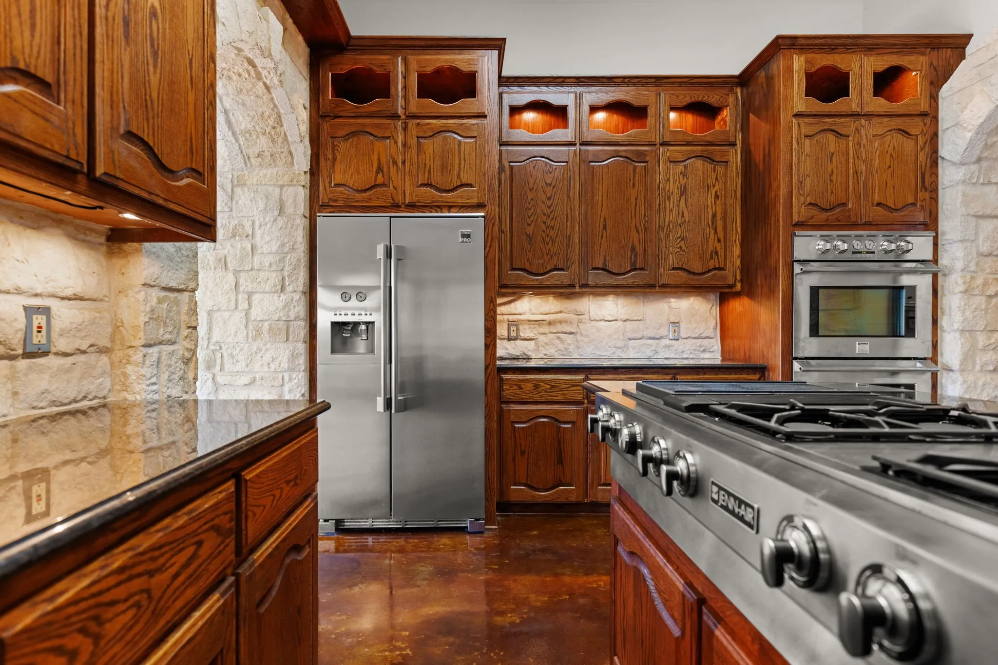 Single Family Residence For Sale in Mc Lennan County , 314 Cresthill Circle, Valley Mills, Texas 76689, 4 Bedroom, 3 Bathroom, 2 Garage spaces, 4,361 Sqft, built in 2006, mls#21303482, Real Estate Agent in Valley Mills, Homes For Sale in Mc Lennan county, Homes For Sale in Valley Mills, Realtor in Valley Mills Texas, Real Estate Brokerage Independent Realty Texas, Luminita Cordes Realtor