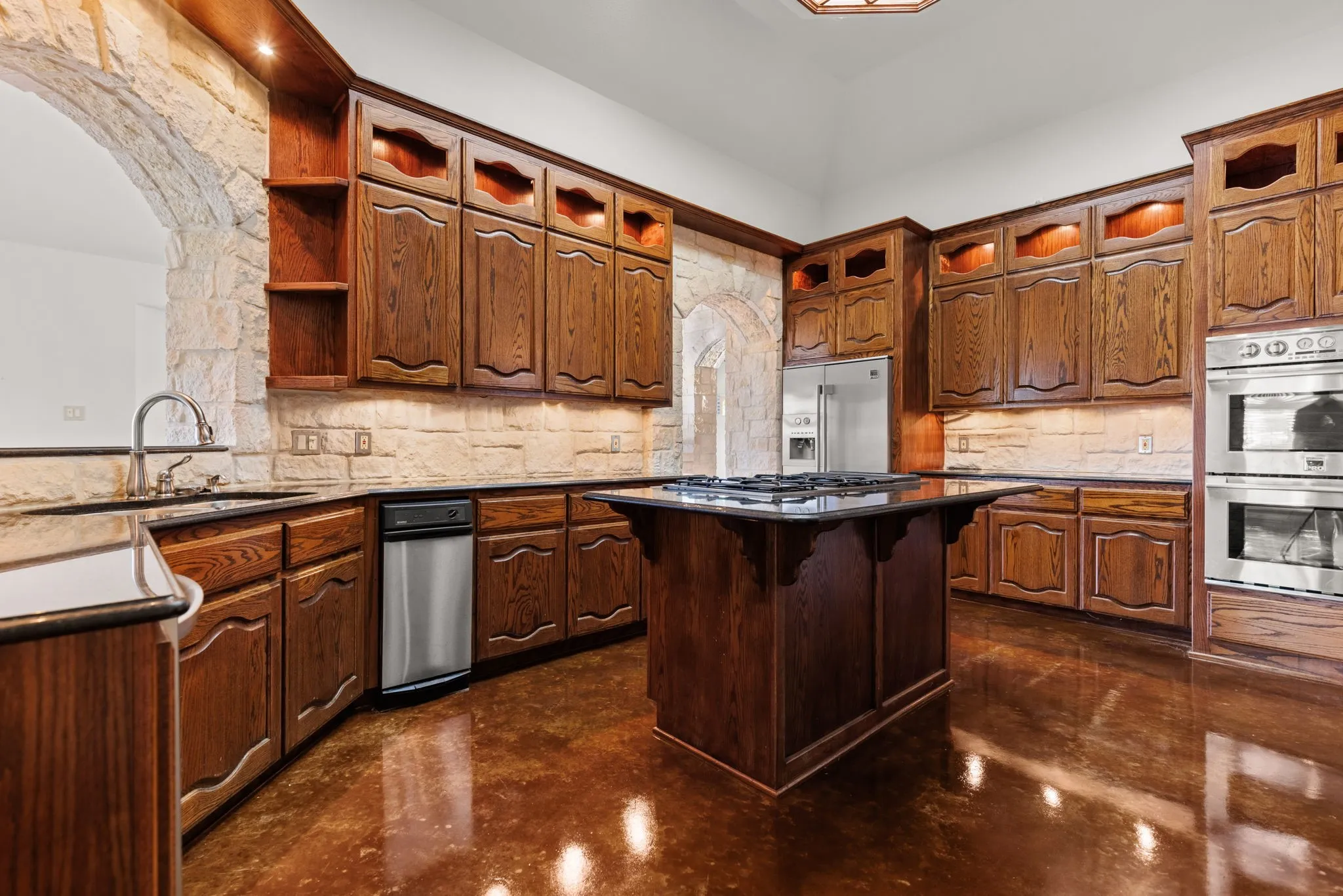 Single Family Residence For Sale in Mc Lennan County , 314 Cresthill Circle, Valley Mills, Texas 76689, 4 Bedroom, 3 Bathroom, 2 Garage spaces, 4,361 Sqft, built in 2006, mls#21303482, Real Estate Agent in Valley Mills, Homes For Sale in Mc Lennan county, Homes For Sale in Valley Mills, Realtor in Valley Mills Texas, Real Estate Brokerage Independent Realty Texas, Luminita Cordes Realtor