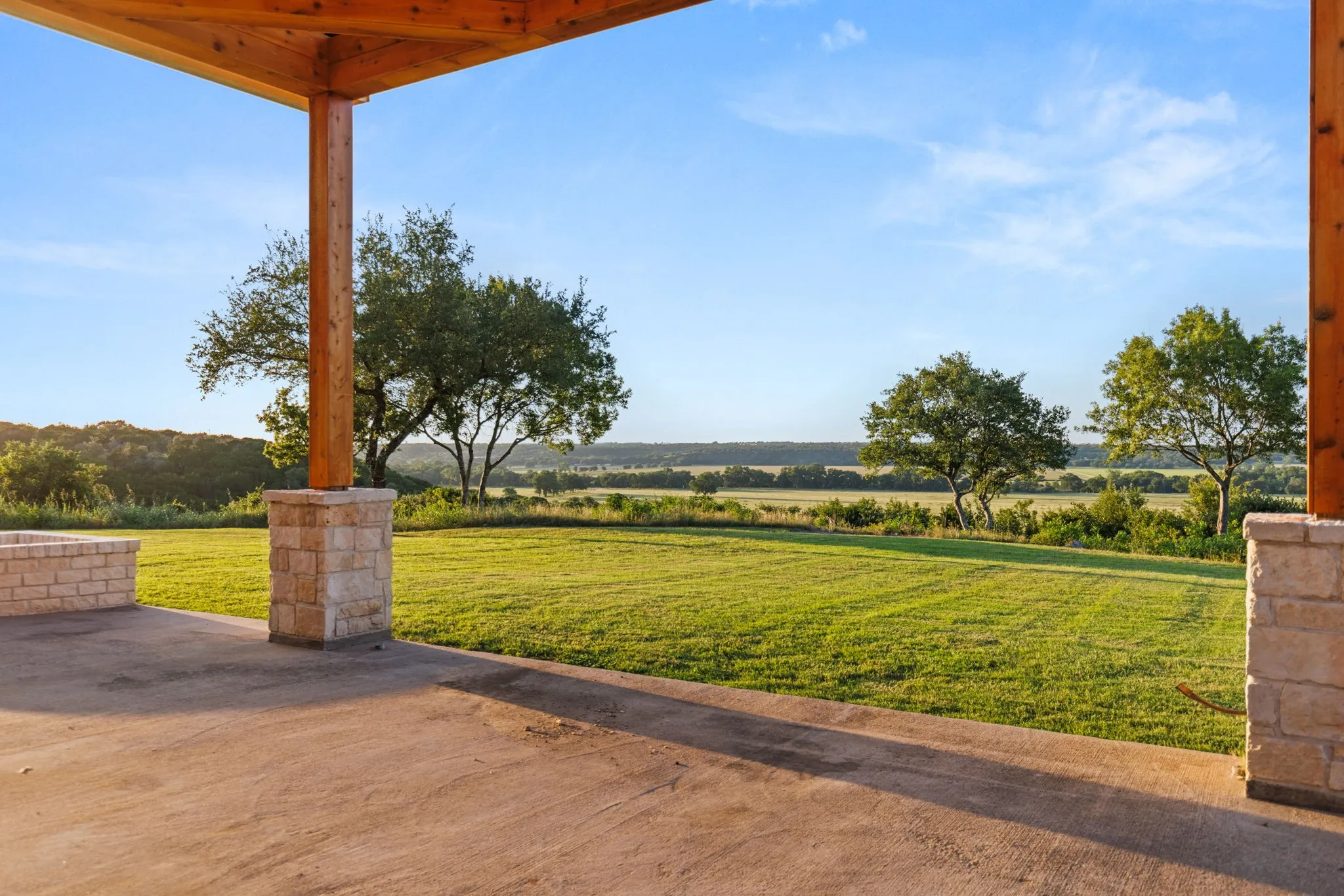 Single Family Residence For Sale in Mc Lennan County , 314 Cresthill Circle, Valley Mills, Texas 76689, 4 Bedroom, 3 Bathroom, 2 Garage spaces, 4,361 Sqft, built in 2006, mls#21303482, Real Estate Agent in Valley Mills, Homes For Sale in Mc Lennan county, Homes For Sale in Valley Mills, Realtor in Valley Mills Texas, Real Estate Brokerage Independent Realty Texas, Luminita Cordes Realtor