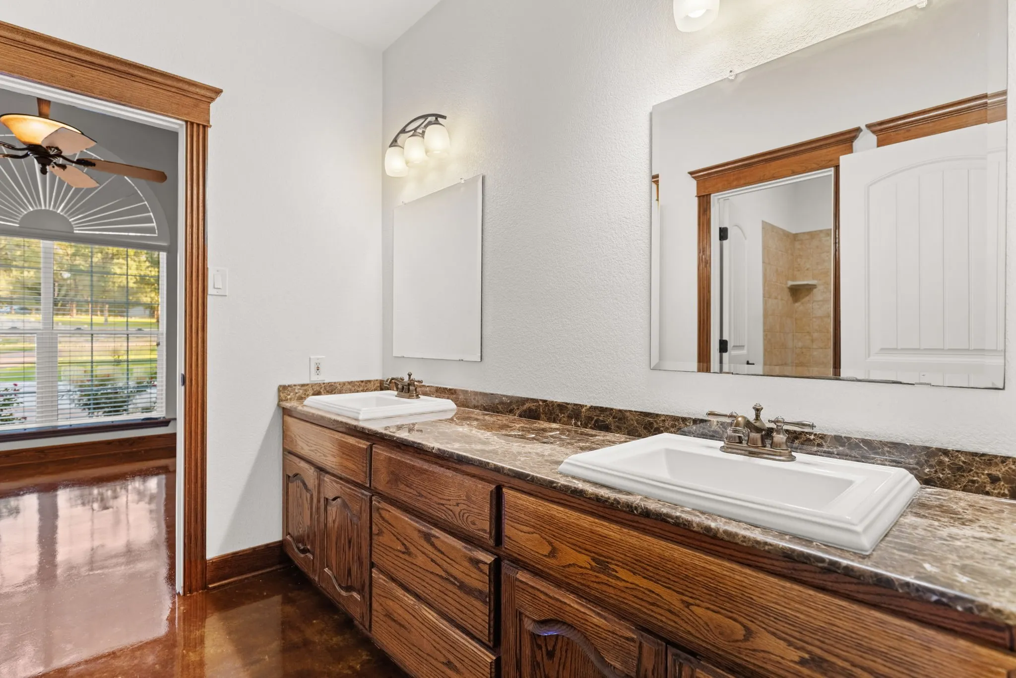 Single Family Residence For Sale in Mc Lennan County , 314 Cresthill Circle, Valley Mills, Texas 76689, 4 Bedroom, 3 Bathroom, 2 Garage spaces, 4,361 Sqft, built in 2006, mls#21303482, Real Estate Agent in Valley Mills, Homes For Sale in Mc Lennan county, Homes For Sale in Valley Mills, Realtor in Valley Mills Texas, Real Estate Brokerage Independent Realty Texas, Luminita Cordes Realtor