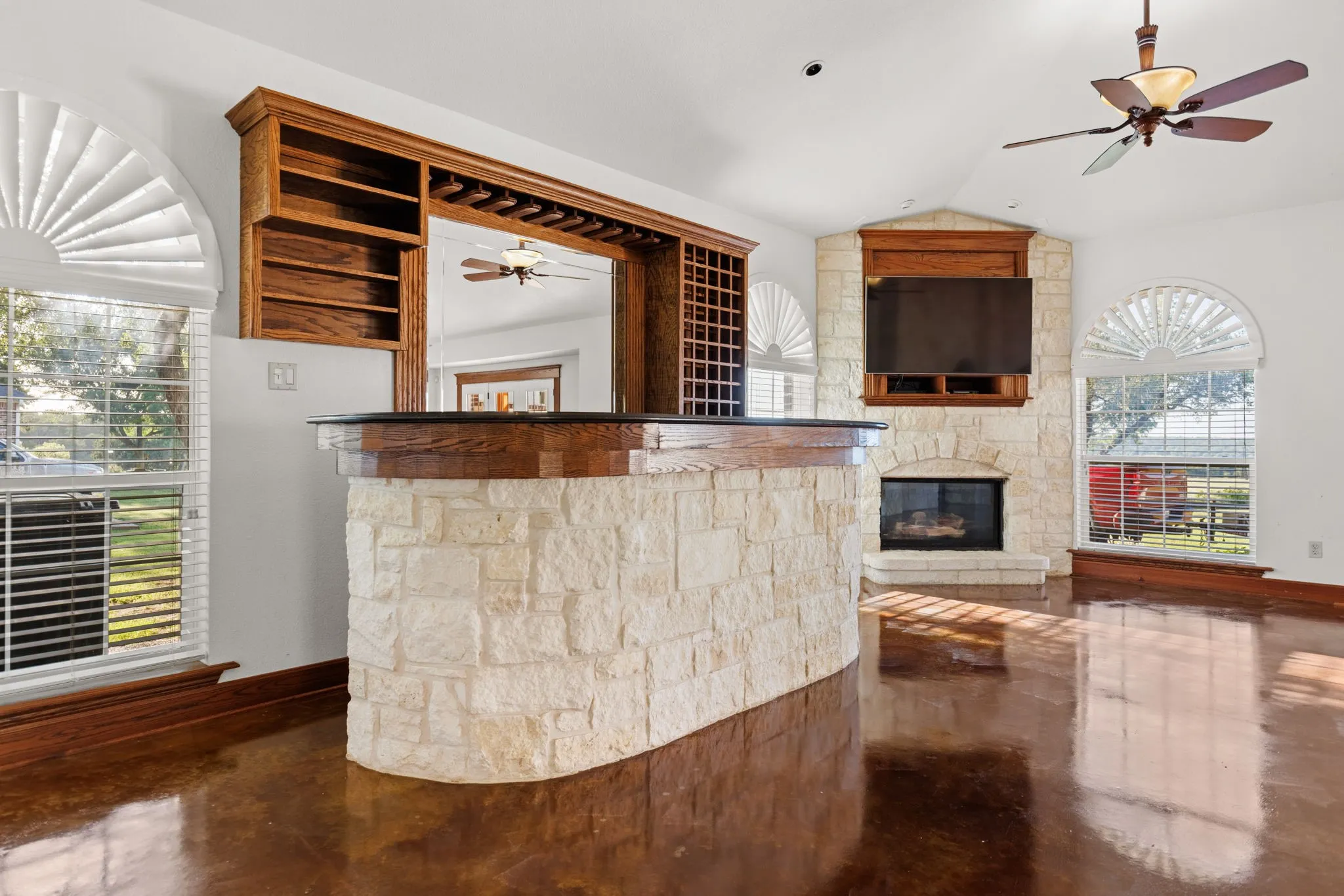 Single Family Residence For Sale in Mc Lennan County , 314 Cresthill Circle, Valley Mills, Texas 76689, 4 Bedroom, 3 Bathroom, 2 Garage spaces, 4,361 Sqft, built in 2006, mls#21303482, Real Estate Agent in Valley Mills, Homes For Sale in Mc Lennan county, Homes For Sale in Valley Mills, Realtor in Valley Mills Texas, Real Estate Brokerage Independent Realty Texas, Luminita Cordes Realtor