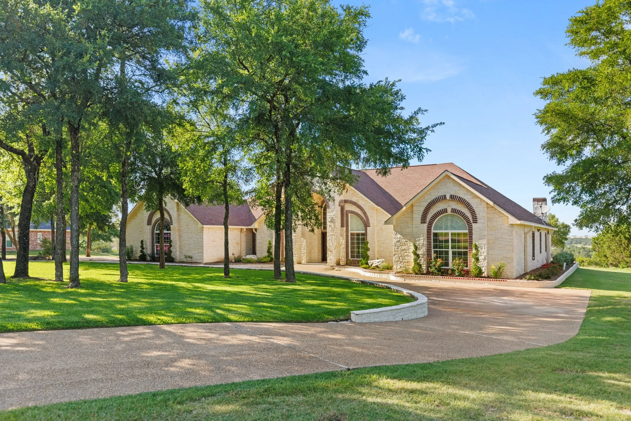 Single Family Residence For Sale in Mc Lennan County , 314 Cresthill Circle, Valley Mills, Texas 76689, 4 Bedroom, 3 Bathroom, 2 Garage spaces, 4,361 Sqft, built in 2006, mls#21303482, Real Estate Agent in Valley Mills, Homes For Sale in Mc Lennan county, Homes For Sale in Valley Mills, Realtor in Valley Mills Texas, Real Estate Brokerage Independent Realty Texas, Luminita Cordes Realtor