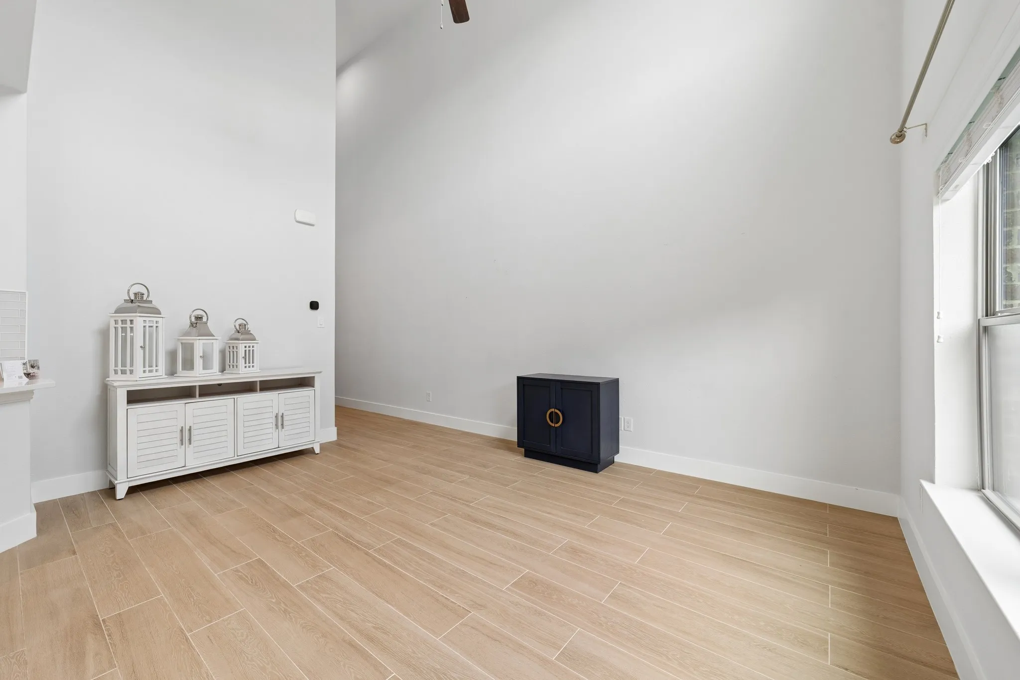 Townhouse For Sale in Collin County , 388 Jacob Lane, Fairview, Texas 75069, 2 Bedroom, 3 Bathroom, 2 Garage spaces, 1,420 Sqft, built in 2017, mls#21295964, Real Estate Agent in Fairview, Homes For Sale in Collin county, Homes For Sale in Fairview, Realtor in Fairview Texas, Real Estate Brokerage Independent Realty Texas, Luminita Cordes Realtor