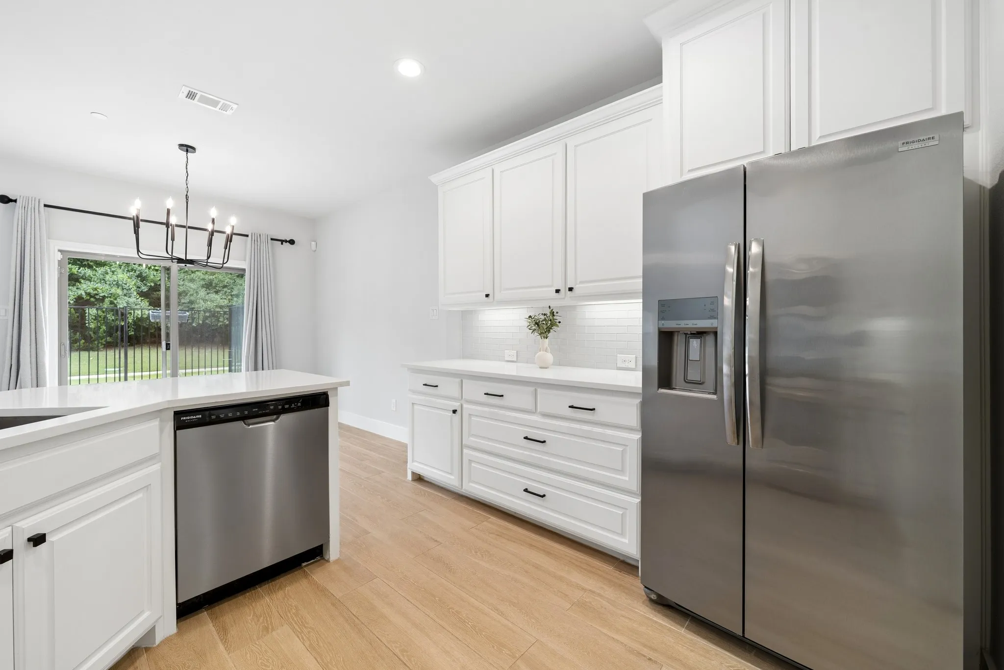 Townhouse For Sale in Collin County , 388 Jacob Lane, Fairview, Texas 75069, 2 Bedroom, 3 Bathroom, 2 Garage spaces, 1,420 Sqft, built in 2017, mls#21295964, Real Estate Agent in Fairview, Homes For Sale in Collin county, Homes For Sale in Fairview, Realtor in Fairview Texas, Real Estate Brokerage Independent Realty Texas, Luminita Cordes Realtor