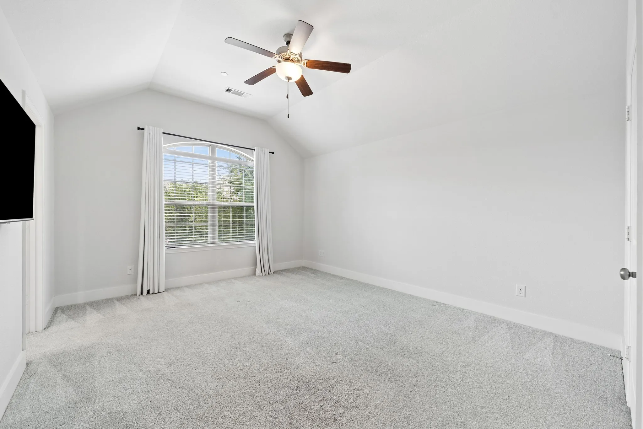 Townhouse For Sale in Collin County , 388 Jacob Lane, Fairview, Texas 75069, 2 Bedroom, 3 Bathroom, 2 Garage spaces, 1,420 Sqft, built in 2017, mls#21295964, Real Estate Agent in Fairview, Homes For Sale in Collin county, Homes For Sale in Fairview, Realtor in Fairview Texas, Real Estate Brokerage Independent Realty Texas, Luminita Cordes Realtor