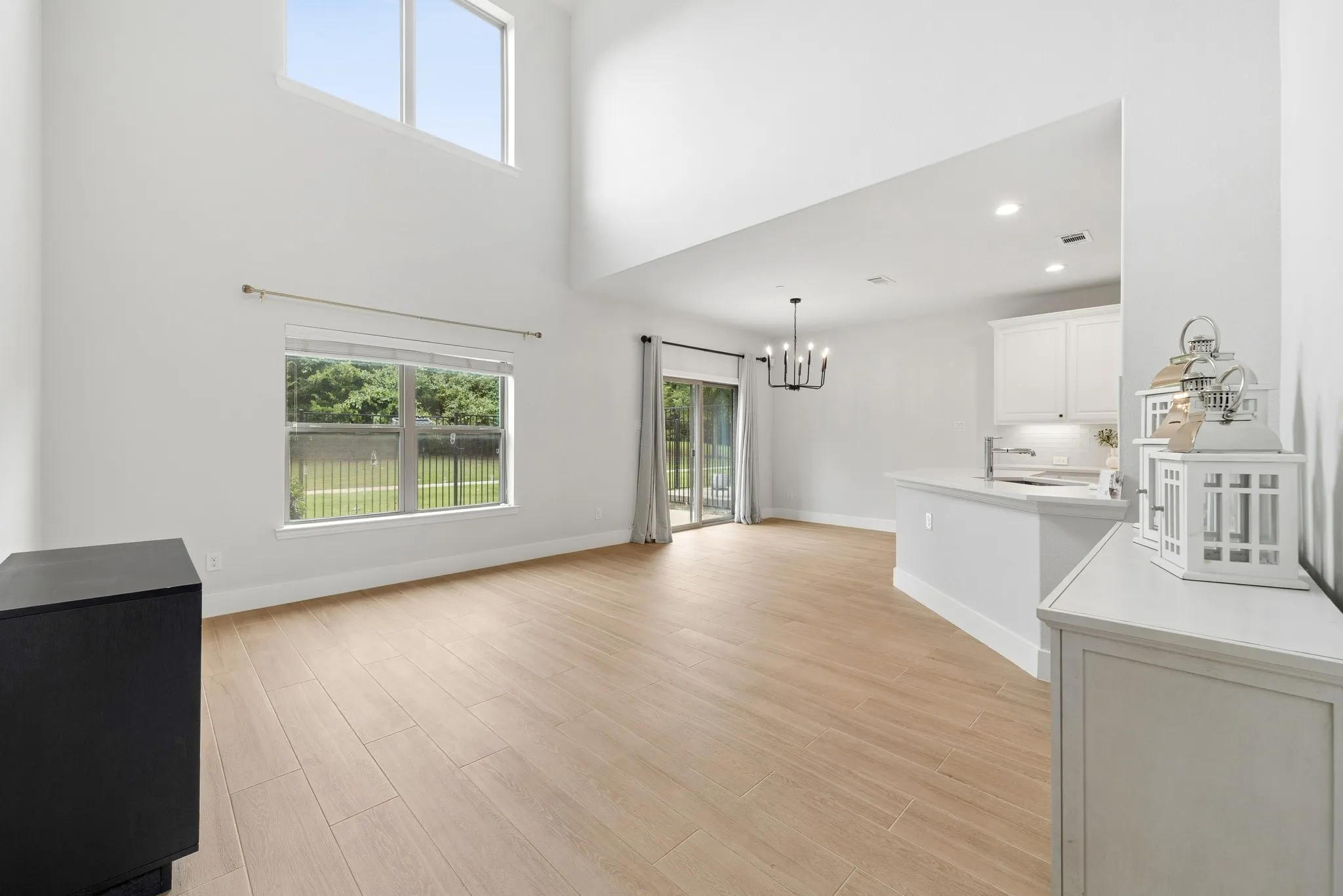 Townhouse For Sale in Collin County , 388 Jacob Lane, Fairview, Texas 75069, 2 Bedroom, 3 Bathroom, 2 Garage spaces, 1,420 Sqft, built in 2017, mls#21295964, Real Estate Agent in Fairview, Homes For Sale in Collin county, Homes For Sale in Fairview, Realtor in Fairview Texas, Real Estate Brokerage Independent Realty Texas, Luminita Cordes Realtor