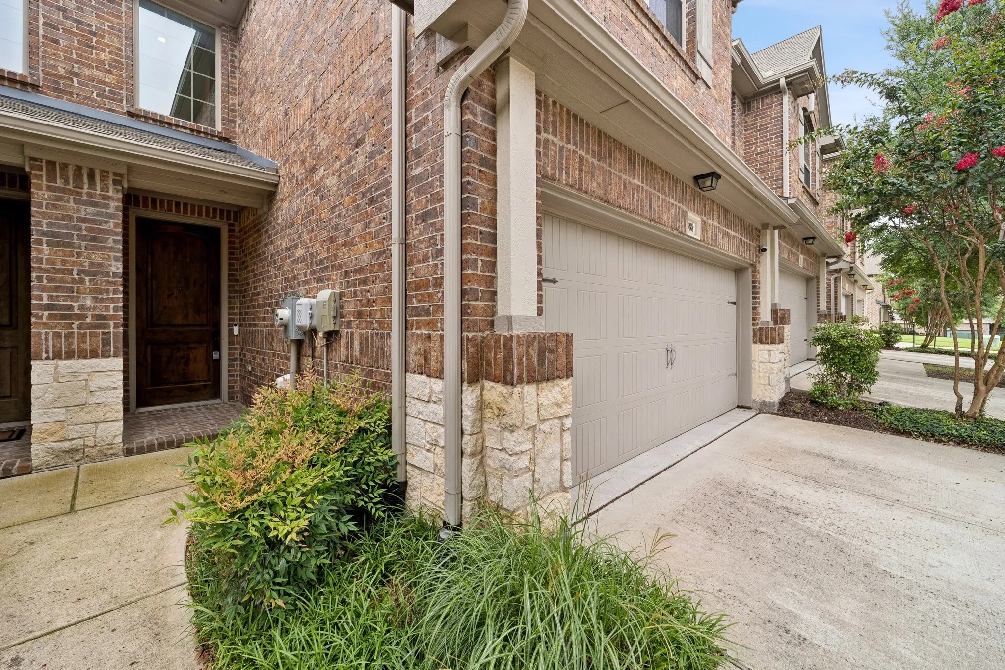Townhouse For Sale in Collin County , 388 Jacob Lane, Fairview, Texas 75069, 2 Bedroom, 3 Bathroom, 2 Garage spaces, 1,420 Sqft, built in 2017, mls#21295964, Real Estate Agent in Fairview, Homes For Sale in Collin county, Homes For Sale in Fairview, Realtor in Fairview Texas, Real Estate Brokerage Independent Realty Texas, Luminita Cordes Realtor