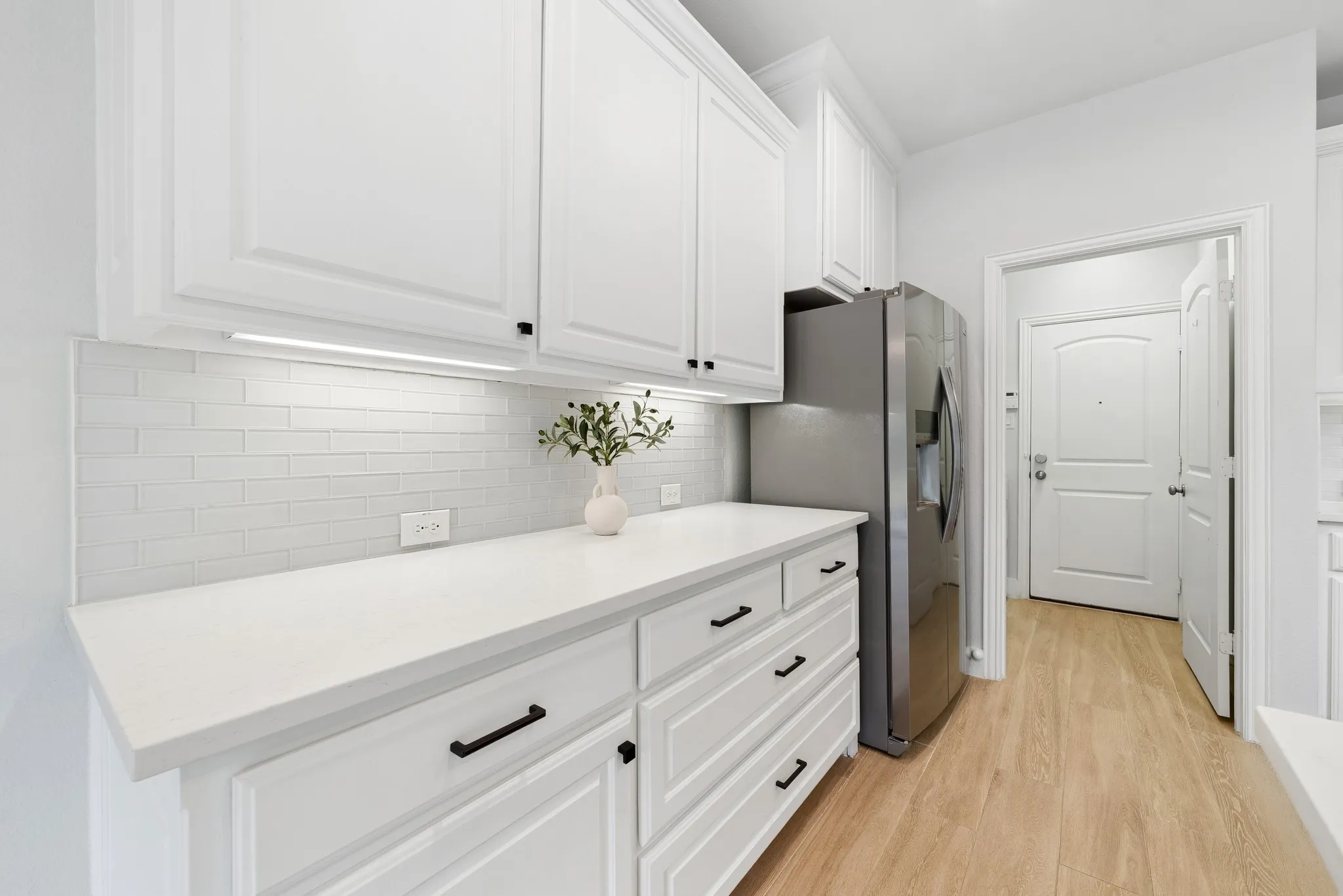 Townhouse For Sale in Collin County , 388 Jacob Lane, Fairview, Texas 75069, 2 Bedroom, 3 Bathroom, 2 Garage spaces, 1,420 Sqft, built in 2017, mls#21295964, Real Estate Agent in Fairview, Homes For Sale in Collin county, Homes For Sale in Fairview, Realtor in Fairview Texas, Real Estate Brokerage Independent Realty Texas, Luminita Cordes Realtor