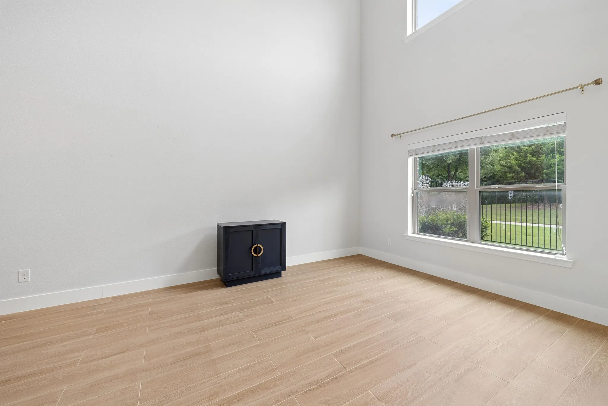 Townhouse For Sale in Collin County , 388 Jacob Lane, Fairview, Texas 75069, 2 Bedroom, 3 Bathroom, 2 Garage spaces, 1,420 Sqft, built in 2017, mls#21295964, Real Estate Agent in Fairview, Homes For Sale in Collin county, Homes For Sale in Fairview, Realtor in Fairview Texas, Real Estate Brokerage Independent Realty Texas, Luminita Cordes Realtor