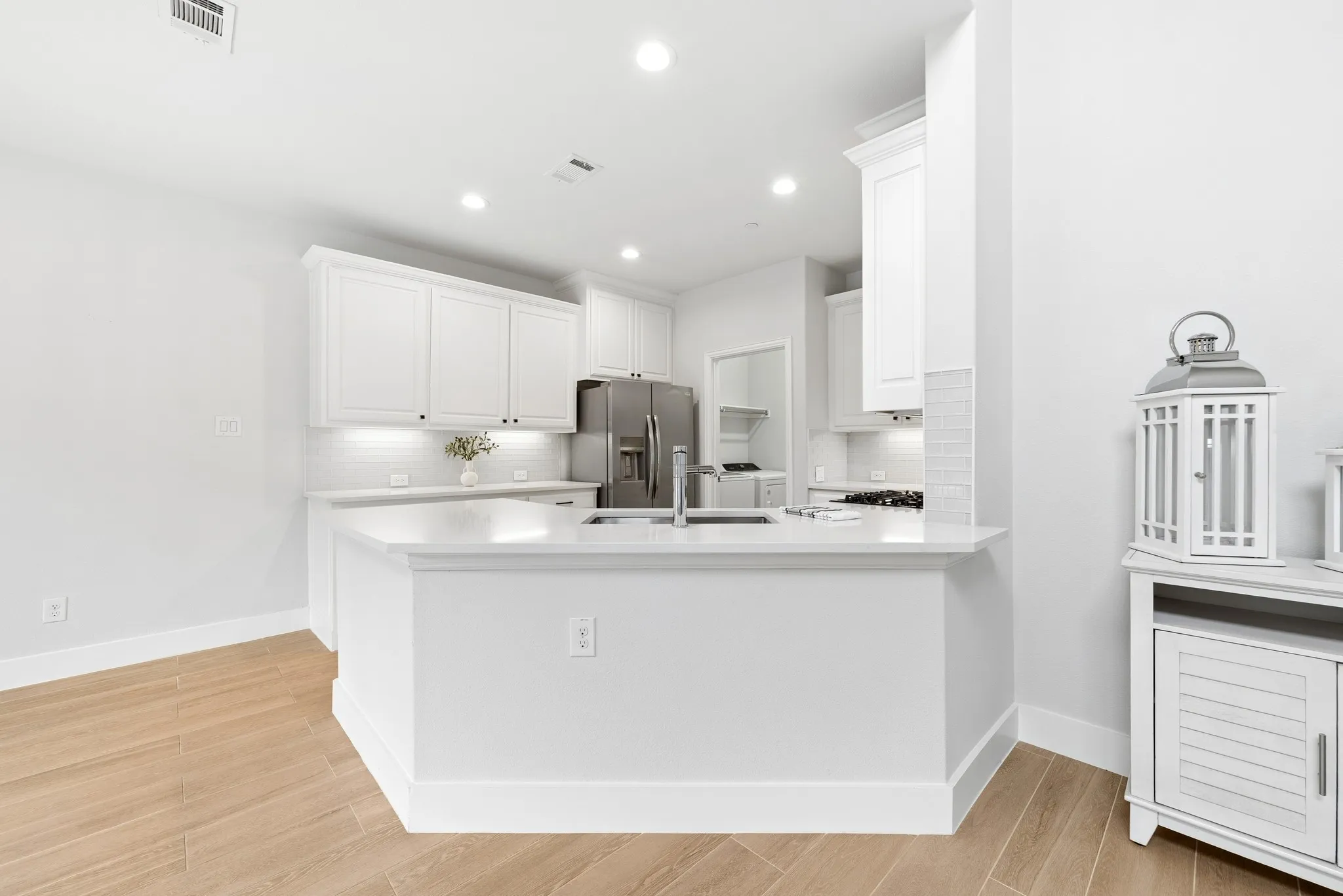 Townhouse For Sale in Collin County , 388 Jacob Lane, Fairview, Texas 75069, 2 Bedroom, 3 Bathroom, 2 Garage spaces, 1,420 Sqft, built in 2017, mls#21295964, Real Estate Agent in Fairview, Homes For Sale in Collin county, Homes For Sale in Fairview, Realtor in Fairview Texas, Real Estate Brokerage Independent Realty Texas, Luminita Cordes Realtor
