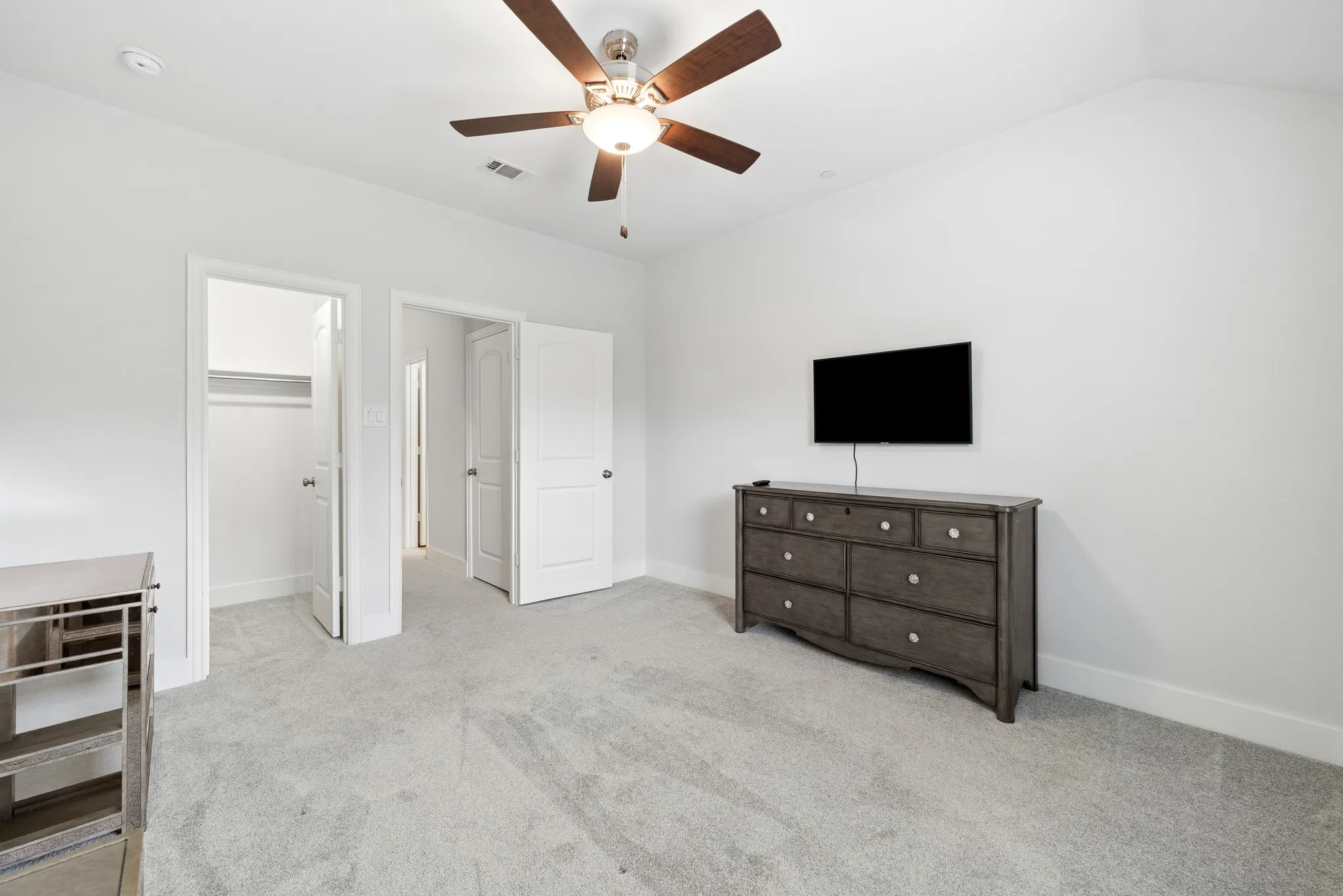 Townhouse For Sale in Collin County , 388 Jacob Lane, Fairview, Texas 75069, 2 Bedroom, 3 Bathroom, 2 Garage spaces, 1,420 Sqft, built in 2017, mls#21295964, Real Estate Agent in Fairview, Homes For Sale in Collin county, Homes For Sale in Fairview, Realtor in Fairview Texas, Real Estate Brokerage Independent Realty Texas, Luminita Cordes Realtor