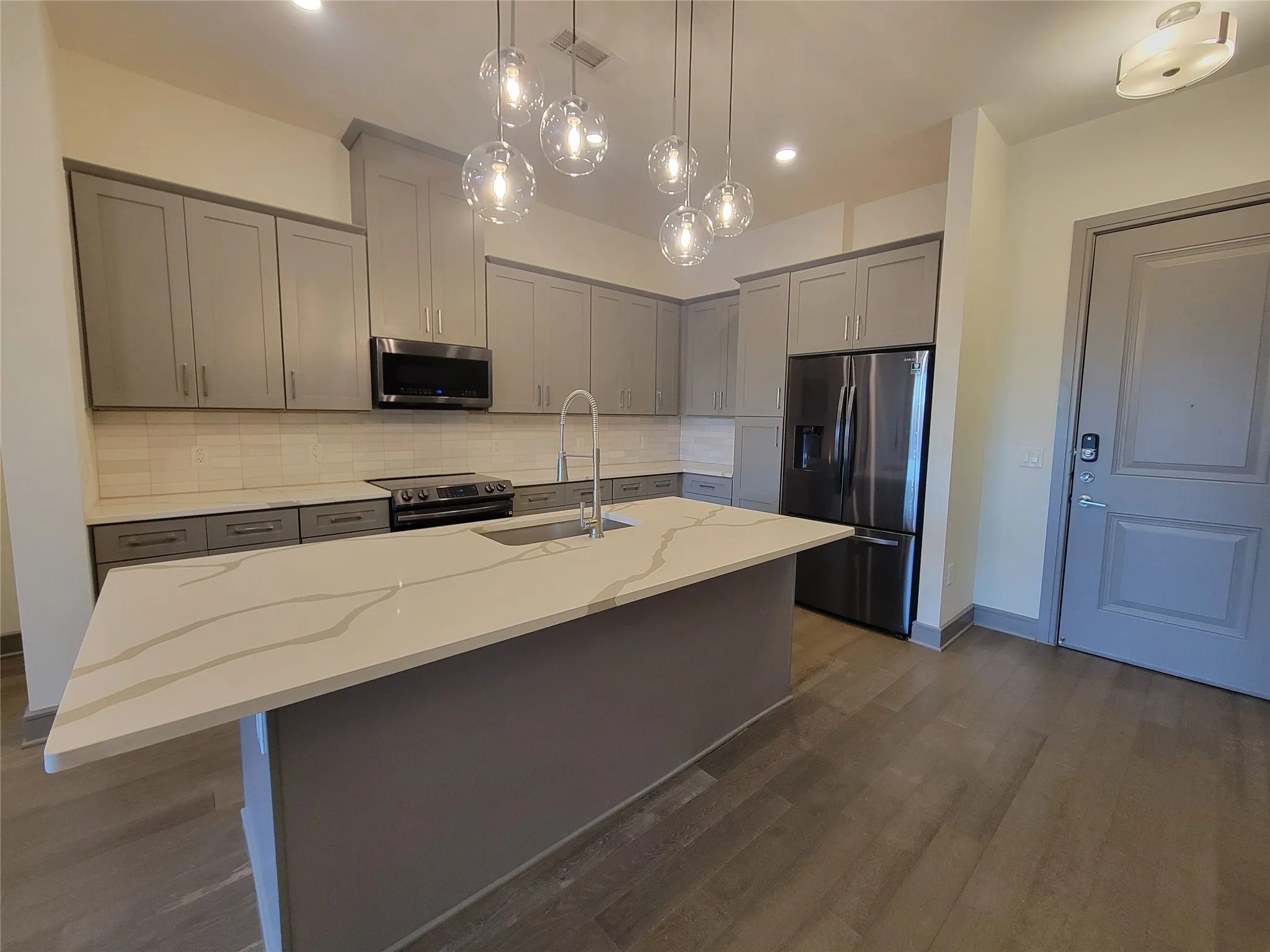 Condominium For Sale in Denton County , 2700 Old Denton Road 1017, Carrollton, Texas 75007, 2 Bedroom, 2 Bathroom, 2 Garage spaces, 1,274 Sqft, built in 2022, mls#21302846, Real Estate Agent in Carrollton, Homes For Sale in Denton county, Homes For Sale in Carrollton, Realtor in Carrollton Texas, Real Estate Brokerage Independent Realty Texas, Luminita Cordes Realtor