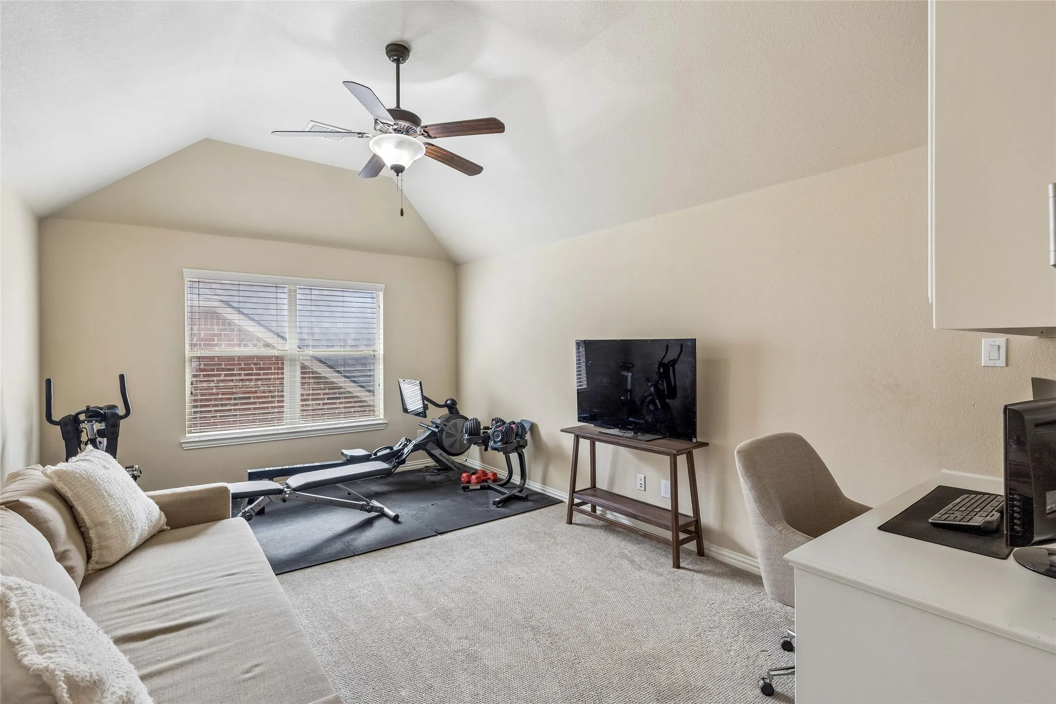 Single Family Residence For Sale in Denton County , 2543 Morgan Lane, Trophy Club, Texas 76262, 3 Bedroom, 3 Bathroom, 2 Garage spaces, 2,677 Sqft, built in 2009, mls#21303610, Real Estate Agent in Trophy Club, Homes For Sale in Denton county, Homes For Sale in Trophy Club, Realtor in Trophy Club Texas, Real Estate Brokerage Independent Realty Texas, Luminita Cordes Realtor