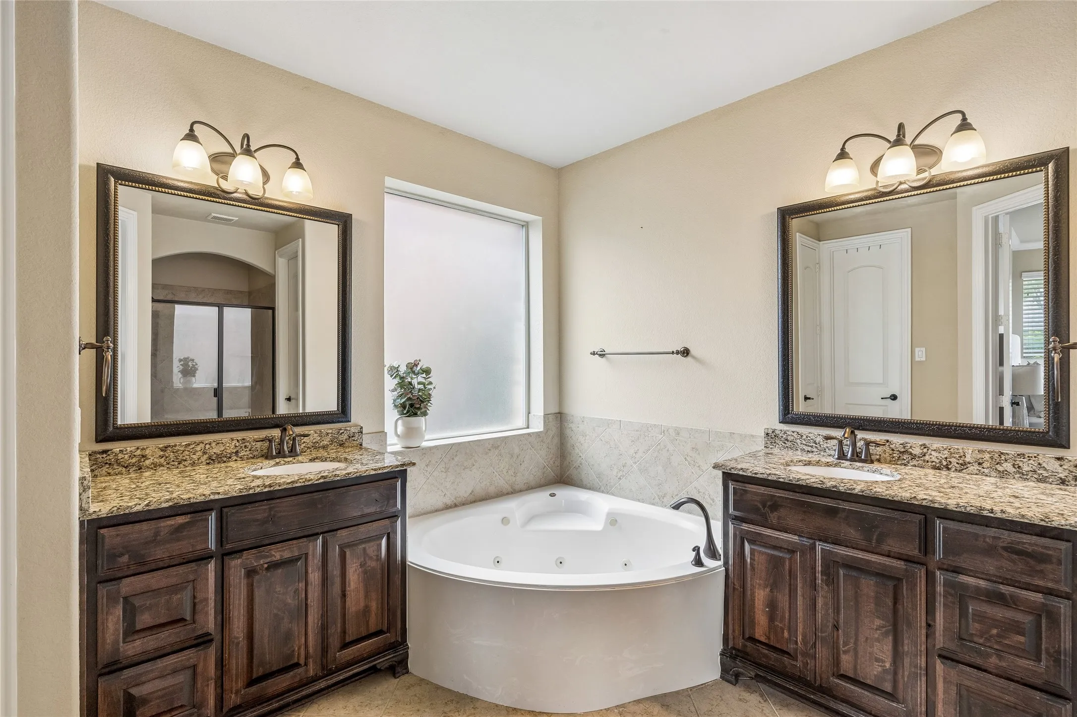 Single Family Residence For Sale in Denton County , 2543 Morgan Lane, Trophy Club, Texas 76262, 3 Bedroom, 3 Bathroom, 2 Garage spaces, 2,677 Sqft, built in 2009, mls#21303610, Real Estate Agent in Trophy Club, Homes For Sale in Denton county, Homes For Sale in Trophy Club, Realtor in Trophy Club Texas, Real Estate Brokerage Independent Realty Texas, Luminita Cordes Realtor