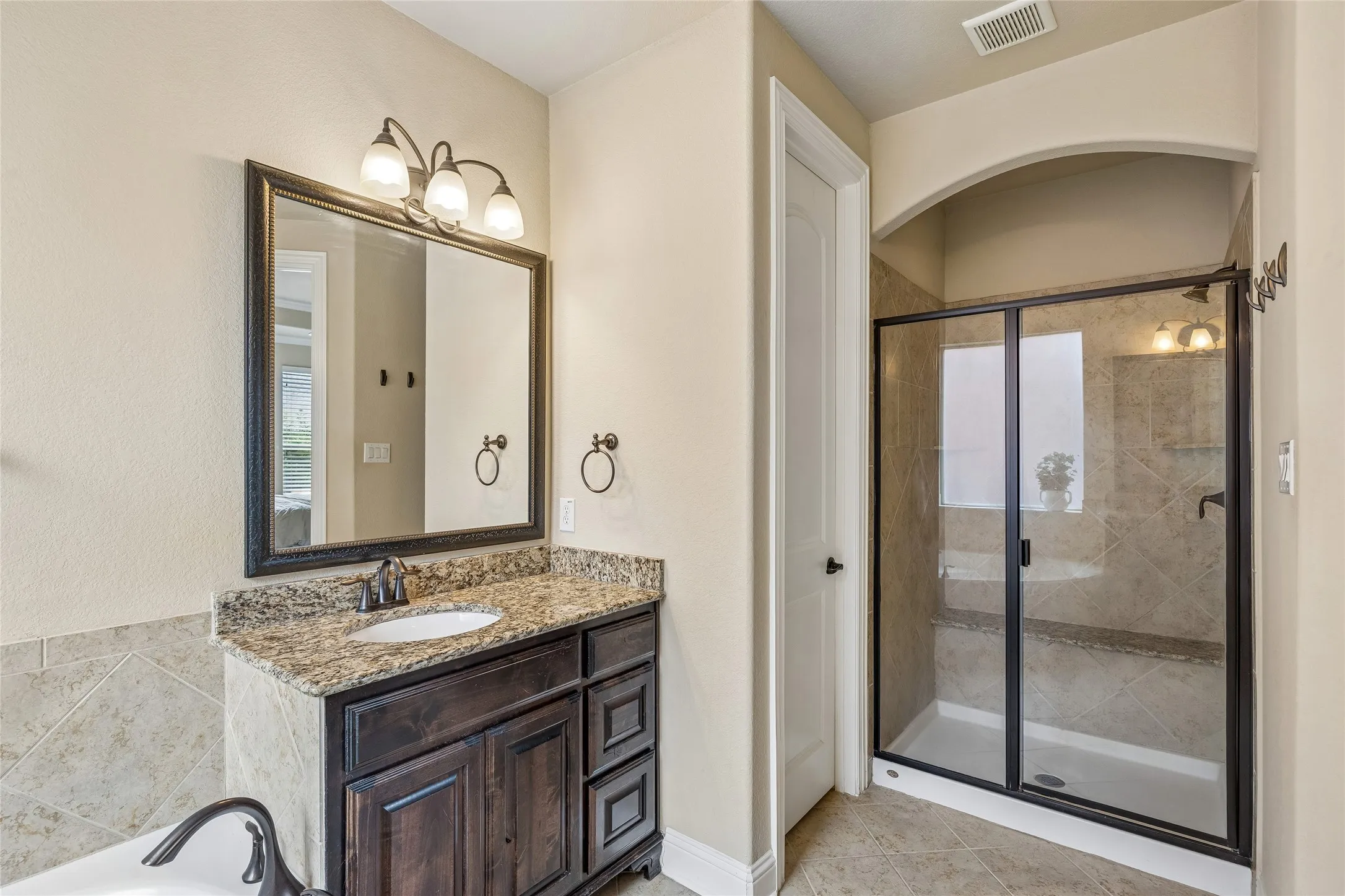 Single Family Residence For Sale in Denton County , 2543 Morgan Lane, Trophy Club, Texas 76262, 3 Bedroom, 3 Bathroom, 2 Garage spaces, 2,677 Sqft, built in 2009, mls#21303610, Real Estate Agent in Trophy Club, Homes For Sale in Denton county, Homes For Sale in Trophy Club, Realtor in Trophy Club Texas, Real Estate Brokerage Independent Realty Texas, Luminita Cordes Realtor