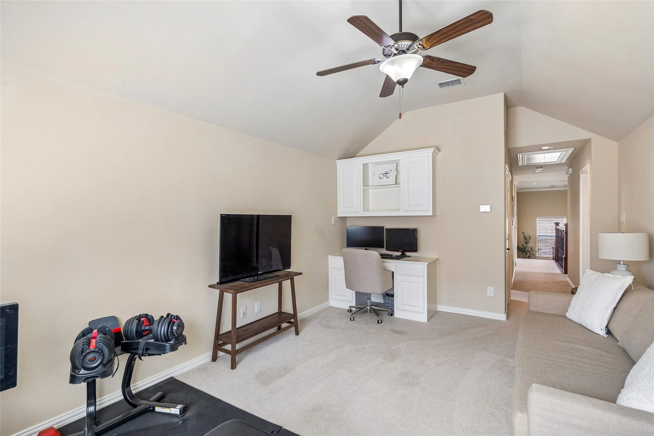 Single Family Residence For Sale in Denton County , 2543 Morgan Lane, Trophy Club, Texas 76262, 3 Bedroom, 3 Bathroom, 2 Garage spaces, 2,677 Sqft, built in 2009, mls#21303610, Real Estate Agent in Trophy Club, Homes For Sale in Denton county, Homes For Sale in Trophy Club, Realtor in Trophy Club Texas, Real Estate Brokerage Independent Realty Texas, Luminita Cordes Realtor