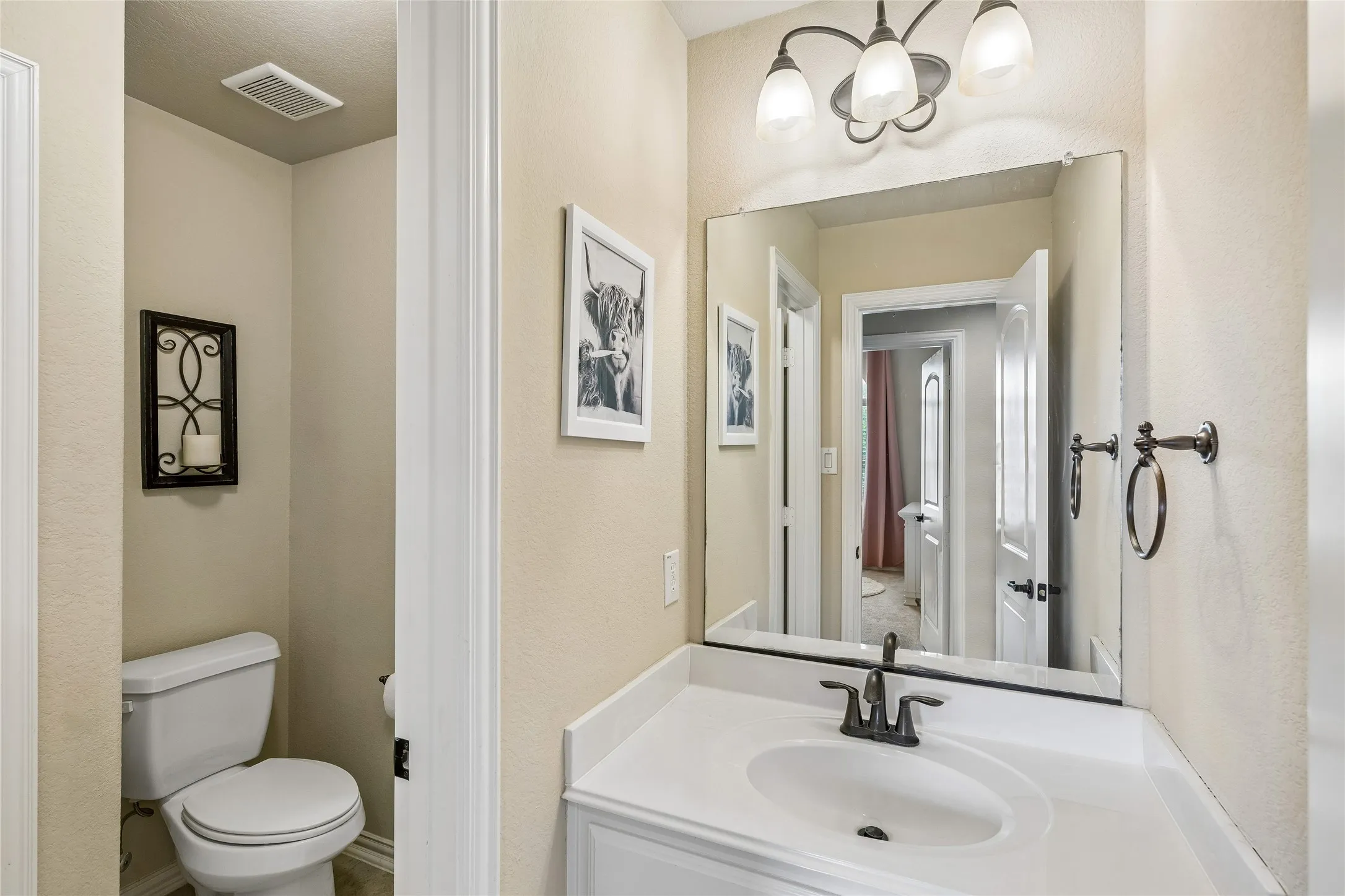 Single Family Residence For Sale in Denton County , 2543 Morgan Lane, Trophy Club, Texas 76262, 3 Bedroom, 3 Bathroom, 2 Garage spaces, 2,677 Sqft, built in 2009, mls#21303610, Real Estate Agent in Trophy Club, Homes For Sale in Denton county, Homes For Sale in Trophy Club, Realtor in Trophy Club Texas, Real Estate Brokerage Independent Realty Texas, Luminita Cordes Realtor