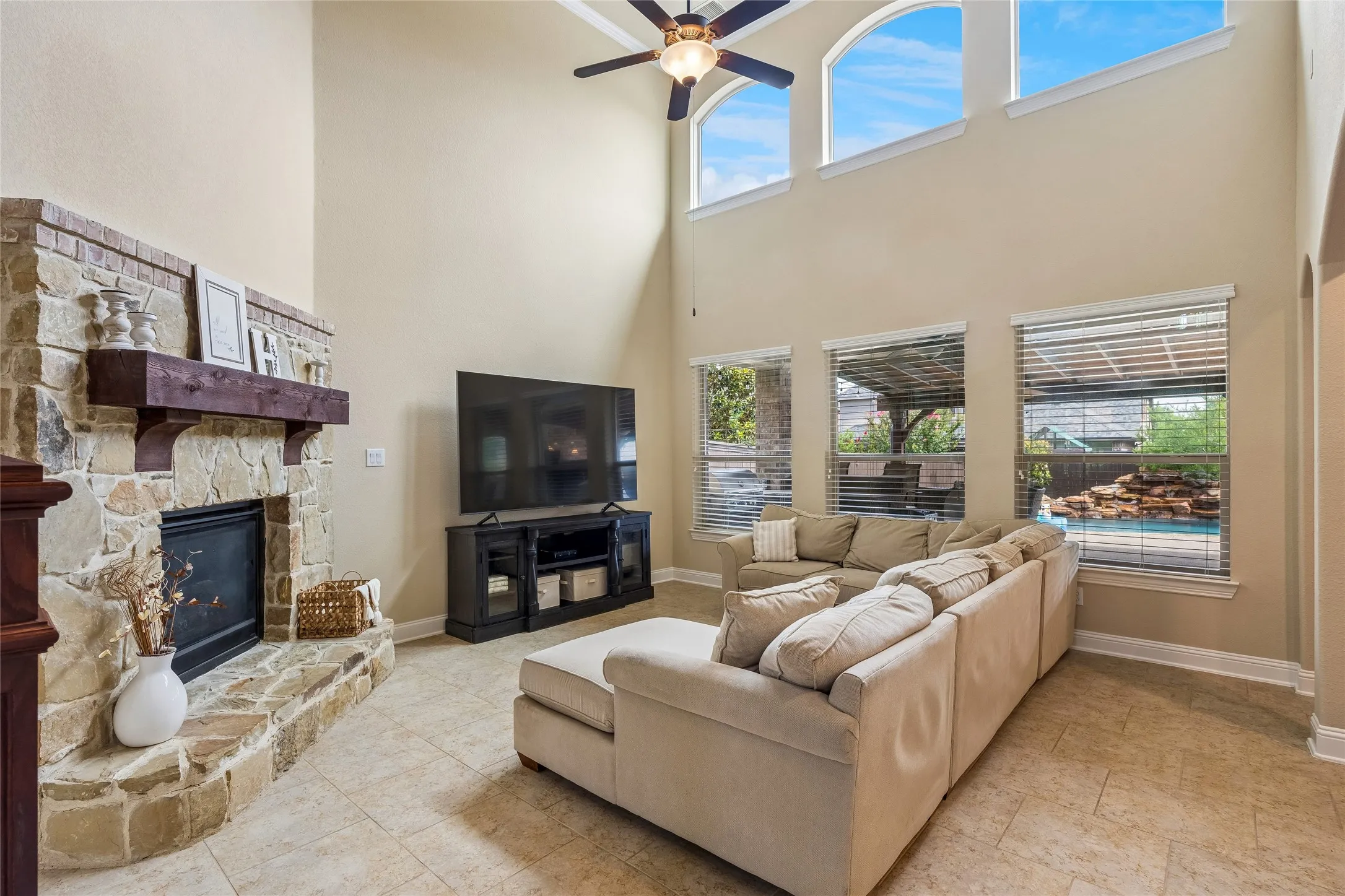 Single Family Residence For Sale in Denton County , 2543 Morgan Lane, Trophy Club, Texas 76262, 3 Bedroom, 3 Bathroom, 2 Garage spaces, 2,677 Sqft, built in 2009, mls#21303610, Real Estate Agent in Trophy Club, Homes For Sale in Denton county, Homes For Sale in Trophy Club, Realtor in Trophy Club Texas, Real Estate Brokerage Independent Realty Texas, Luminita Cordes Realtor