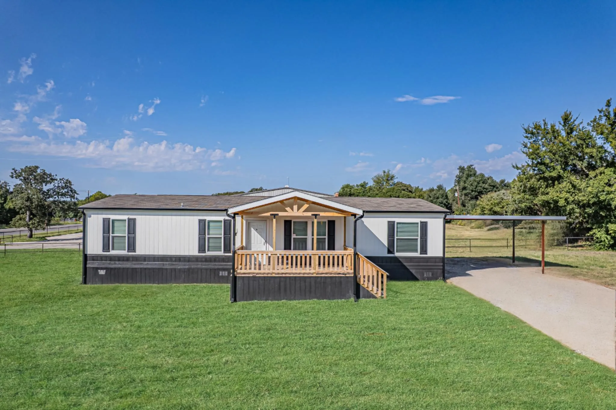 Manufactured Home For Sale in Parker County , 105 Beaver Creek Drive, Azle, Texas 76020, 4 Bedroom, 2 Bathroom, Garage spaces, 1,493 Sqft, built in 2025, mls#21287026, Real Estate Agent in Azle, Homes For Sale in Parker county, Homes For Sale in Azle, Realtor in Azle Texas, Real Estate Brokerage Independent Realty Texas, Luminita Cordes Realtor