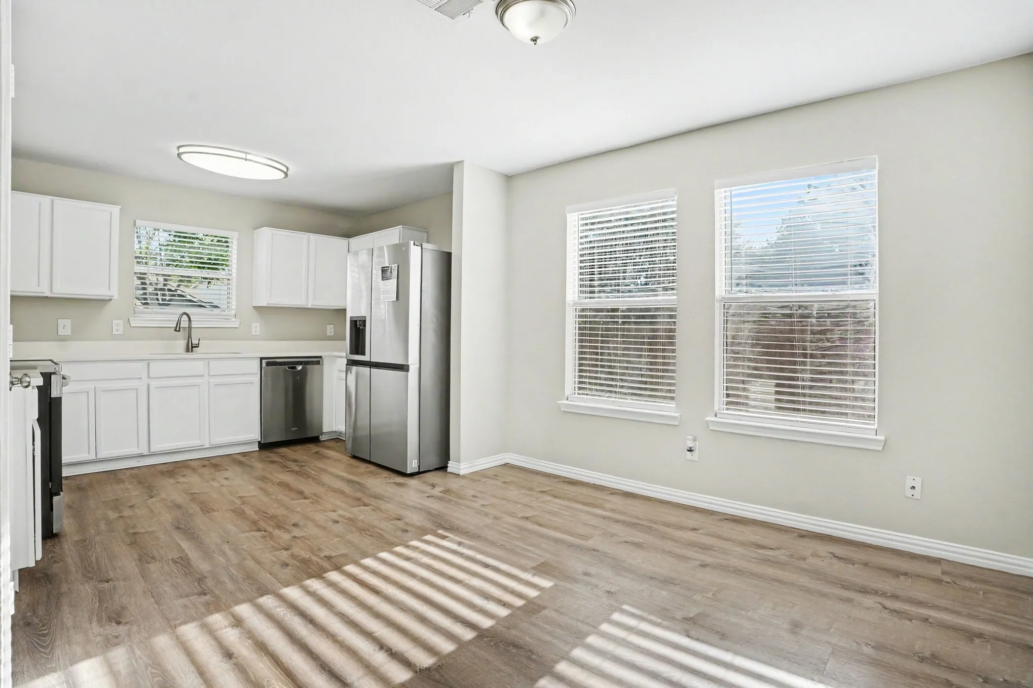 Single Family Residence For Sale in Dallas County , 3164 Saint Dominic Circle, Dallas, Texas 75233, 4 Bedroom, 3 Bathroom, 2 Garage spaces, 1,960 Sqft, built in 2004, mls#21298737, Real Estate Agent in Dallas, Homes For Sale in Dallas county, Homes For Sale in Dallas, Realtor in Dallas Texas, Real Estate Brokerage Independent Realty Texas, Luminita Cordes Realtor