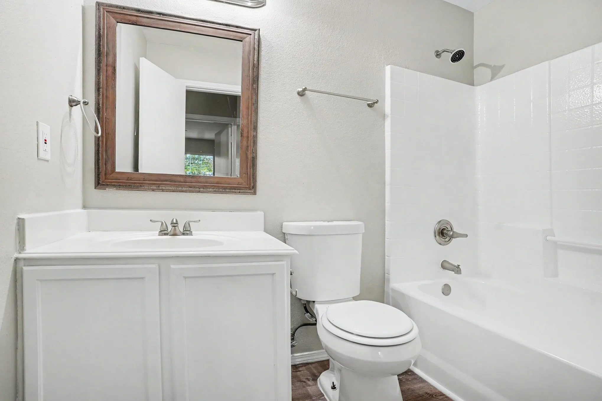 Single Family Residence For Sale in Dallas County , 3164 Saint Dominic Circle, Dallas, Texas 75233, 4 Bedroom, 3 Bathroom, 2 Garage spaces, 1,960 Sqft, built in 2004, mls#21298737, Real Estate Agent in Dallas, Homes For Sale in Dallas county, Homes For Sale in Dallas, Realtor in Dallas Texas, Real Estate Brokerage Independent Realty Texas, Luminita Cordes Realtor