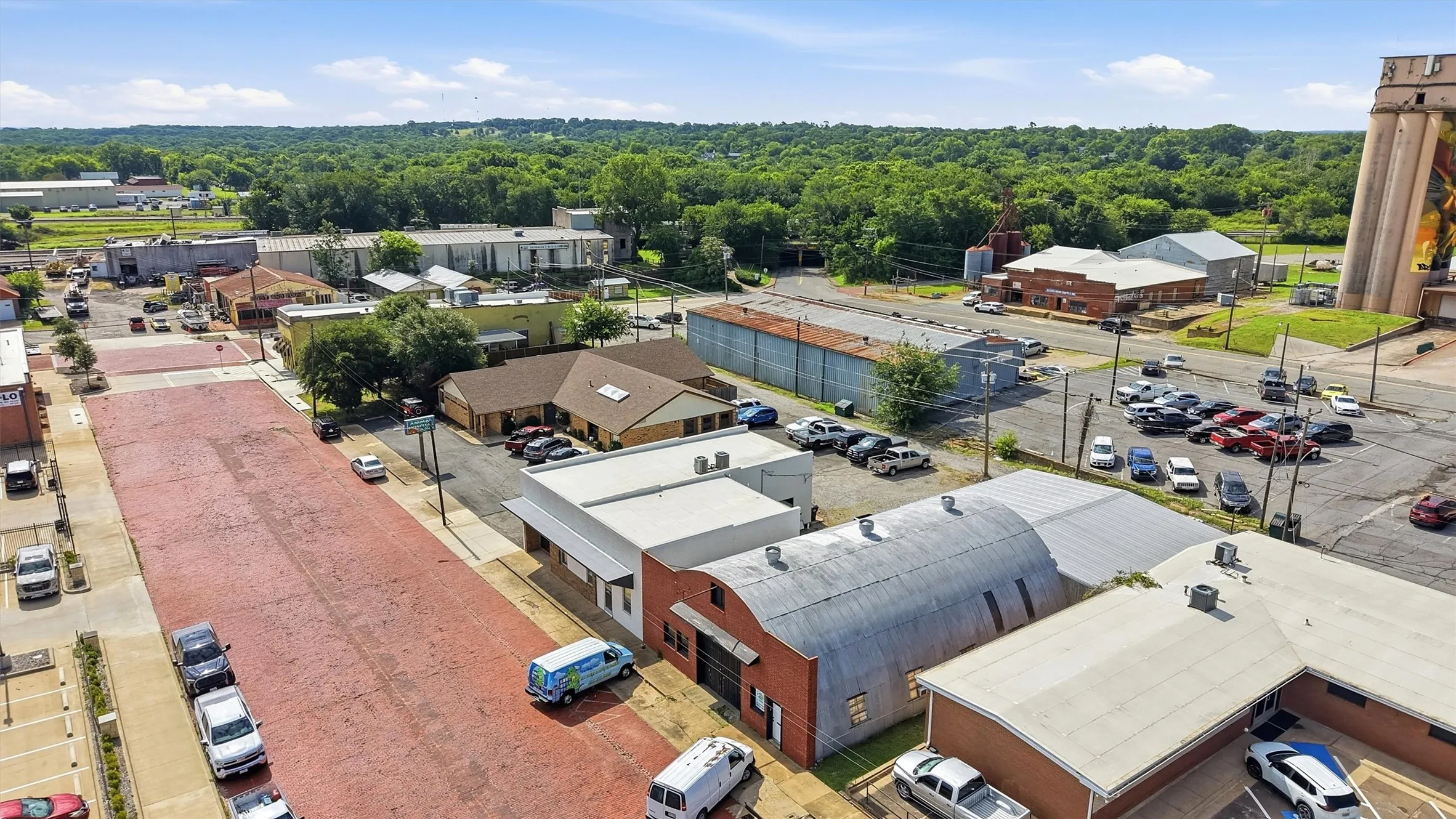 Office For Sale in Grayson County , 118 W Chestnut Street, Denison, Texas 75021, 0, 0, Garage spaces, 0 Sqft, built in 1950, mls#21303456, Real Estate Agent in Denison, Homes For Sale in Grayson county, Homes For Sale in Denison, Realtor in Denison Texas, Real Estate Brokerage Independent Realty Texas, Luminita Cordes Realtor