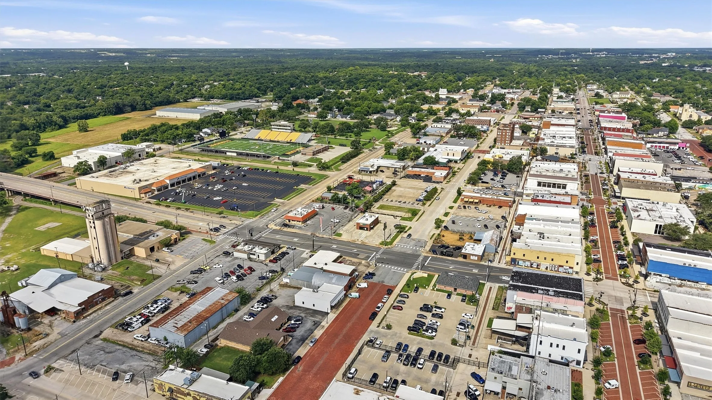 Office For Sale in Grayson County , 118 W Chestnut Street, Denison, Texas 75021, 0, 0, Garage spaces, 0 Sqft, built in 1950, mls#21303456, Real Estate Agent in Denison, Homes For Sale in Grayson county, Homes For Sale in Denison, Realtor in Denison Texas, Real Estate Brokerage Independent Realty Texas, Luminita Cordes Realtor